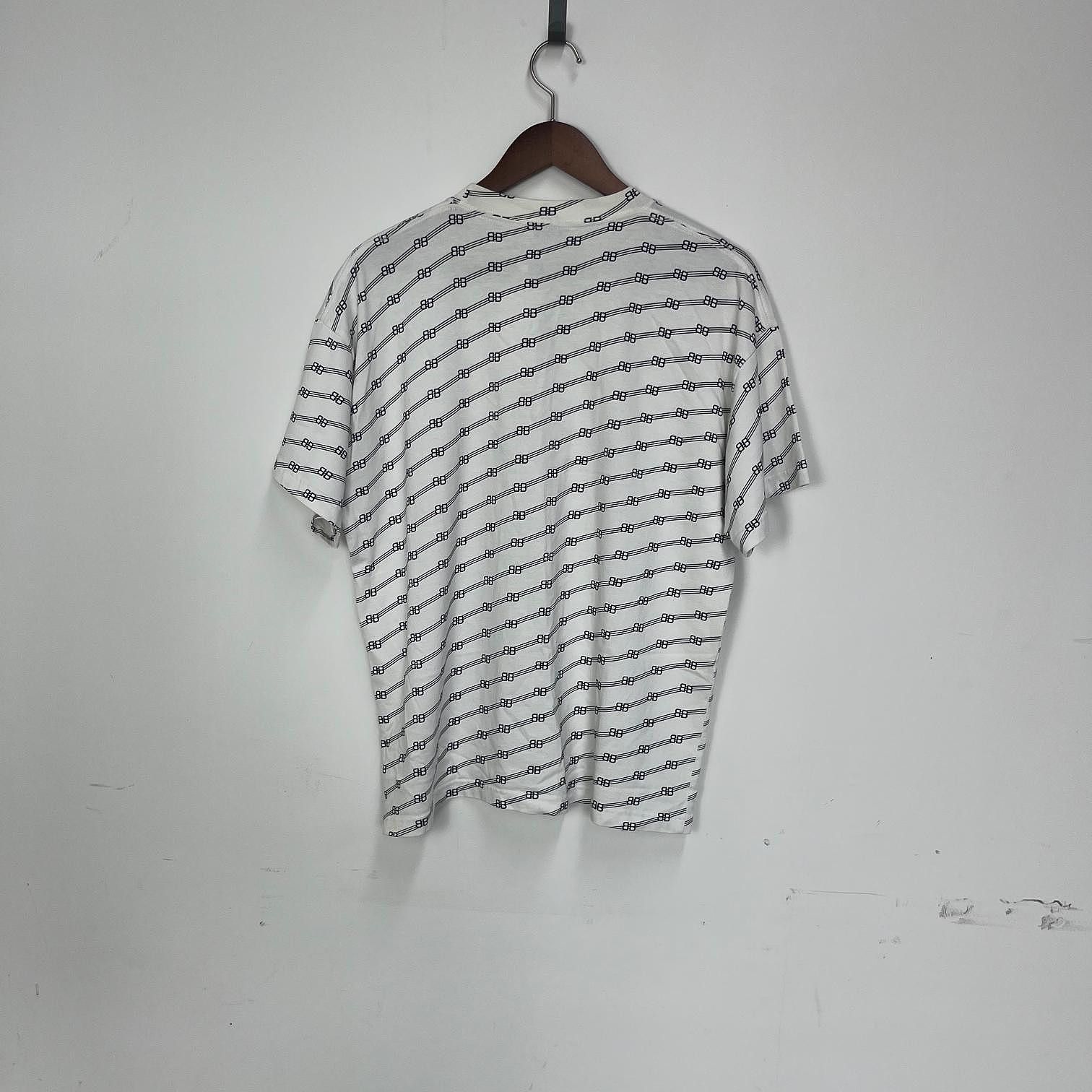 Balenciaga Balenciaga Logo T-Shirt Size XL Size US XL / EU 56 / 4 - 2 Thumbnail
