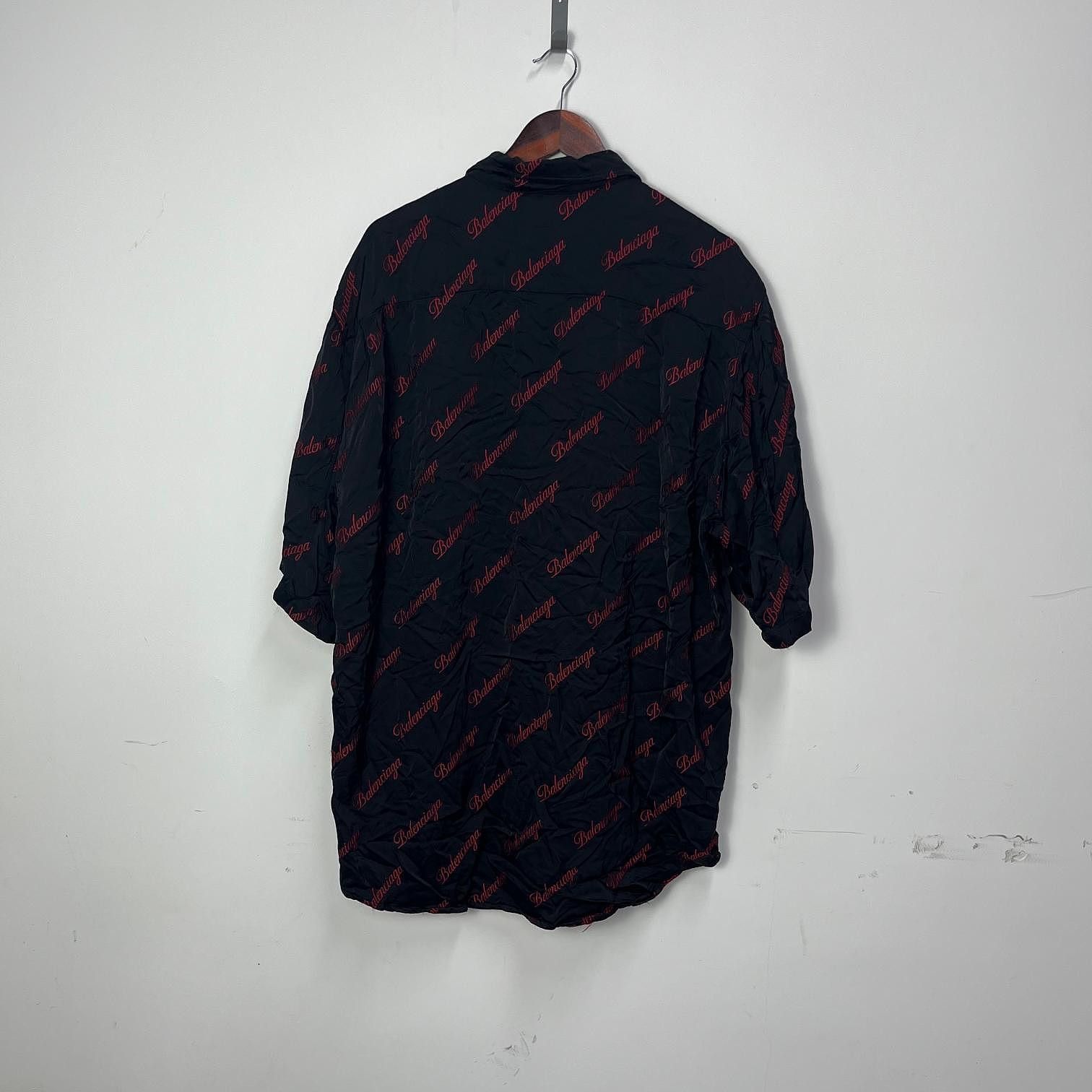 Balenciaga Balenciaga Red Logo Print Shirt Size S Size US S / EU 44-46 / 1 - 2 Thumbnail