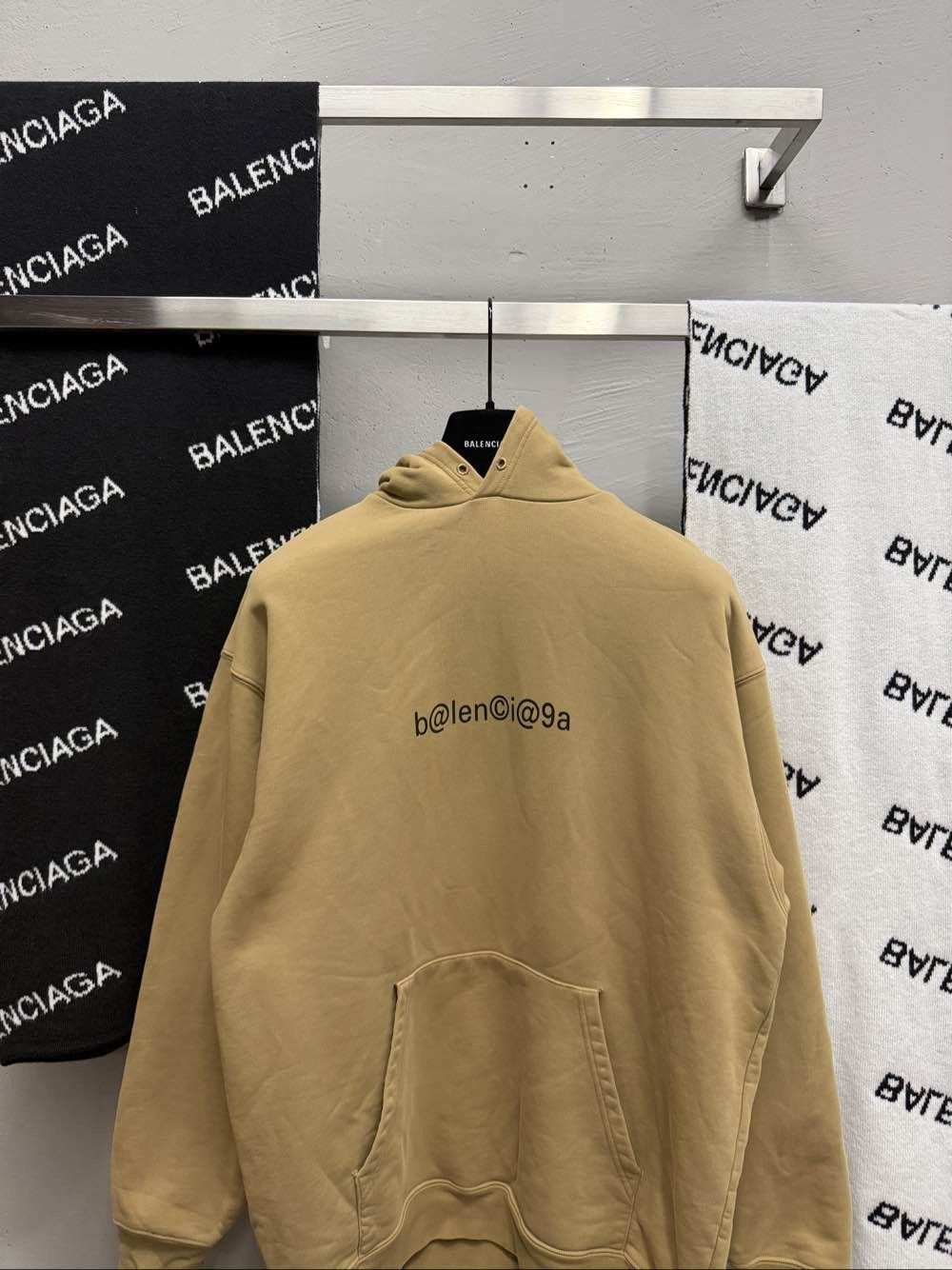 Balenciaga Balenciaga Logo Hoodie Size S Size US S / EU 44-46 / 1 - 6 Thumbnail
