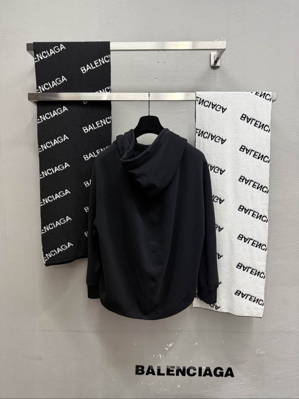 Balenciaga Balenciaga Logo Zip Up Hoodie Size XS Size US XS / EU 42 / 0 - 2 Thumbnail