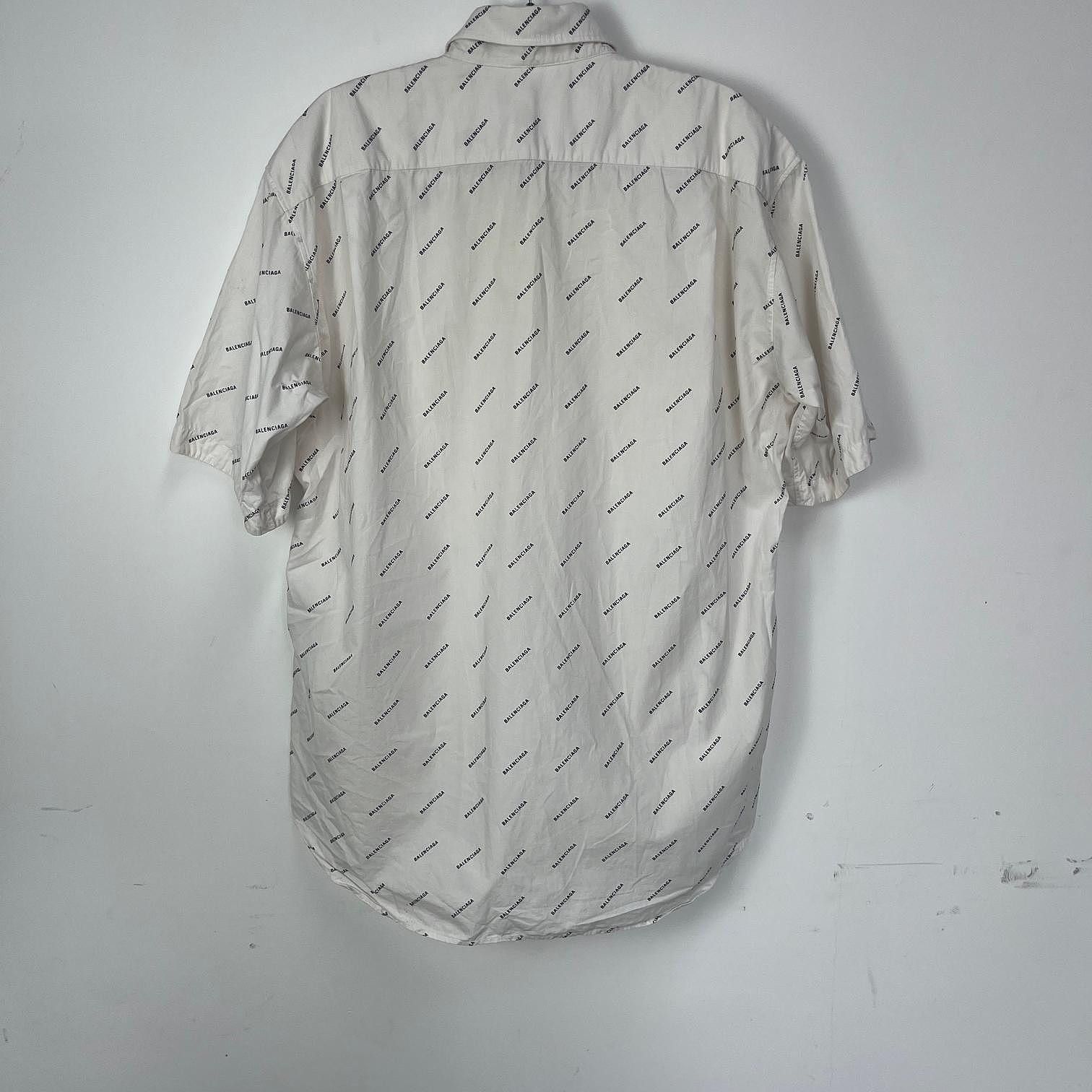 Balenciaga Balenciaga Logo Print Short Sleeve Shirt US S Size US S / EU 44-46 / 1 - 2 Thumbnail