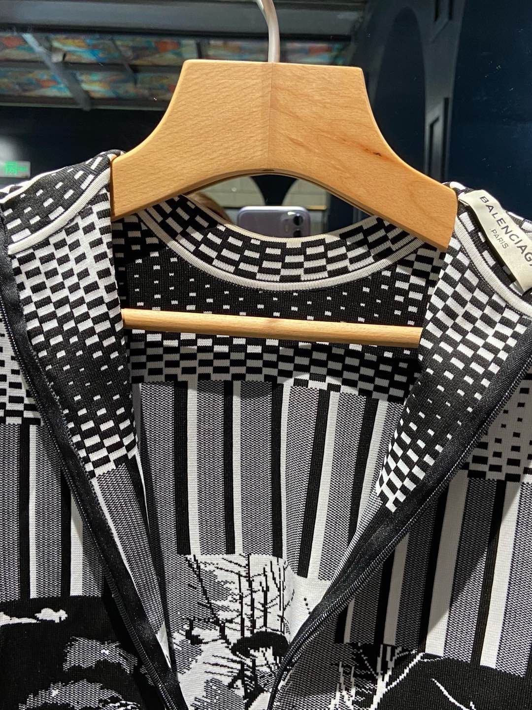 Balenciaga Balenciaga Landscape Knit Sweater Size 36 Size XS / US 0-2 / IT 36-38 - 10 Thumbnail