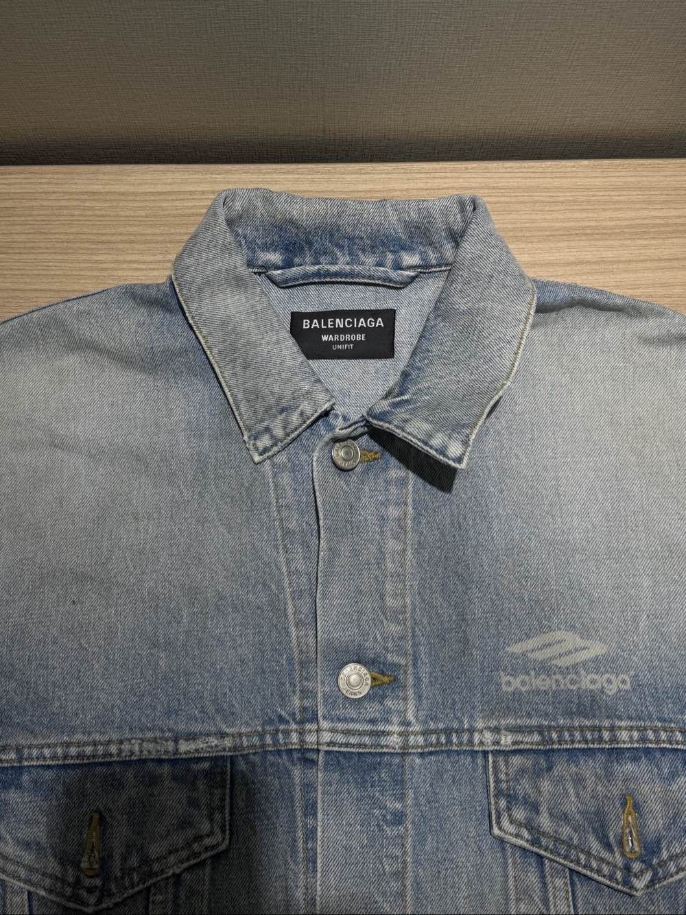 Balenciaga Balenciaga Logo Denim Jacket Size L Size US L / EU 52-54 / 3 - 3 Thumbnail