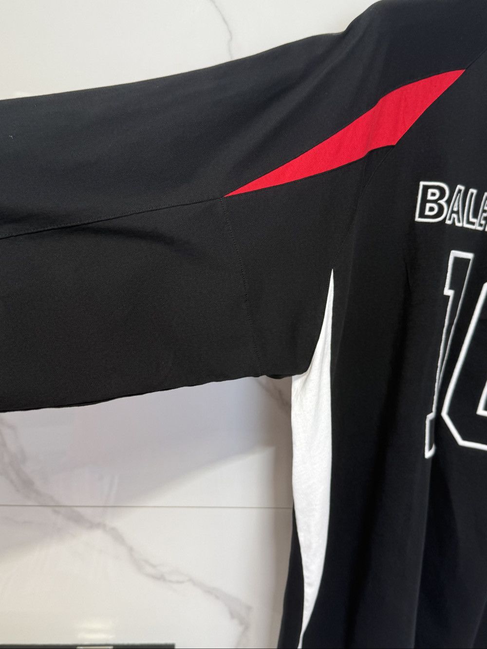 Balenciaga Balenciaga x NBA Jersey Long Sleeve Shirt Size S Size US S / EU 44-46 / 1 - 7 Thumbnail