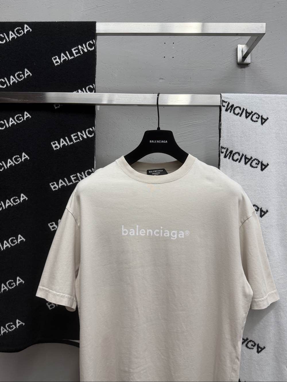 Balenciaga Balenciaga Logo Print T-Shirt Size M Size US M / EU 48-50 / 2 - 3 Thumbnail