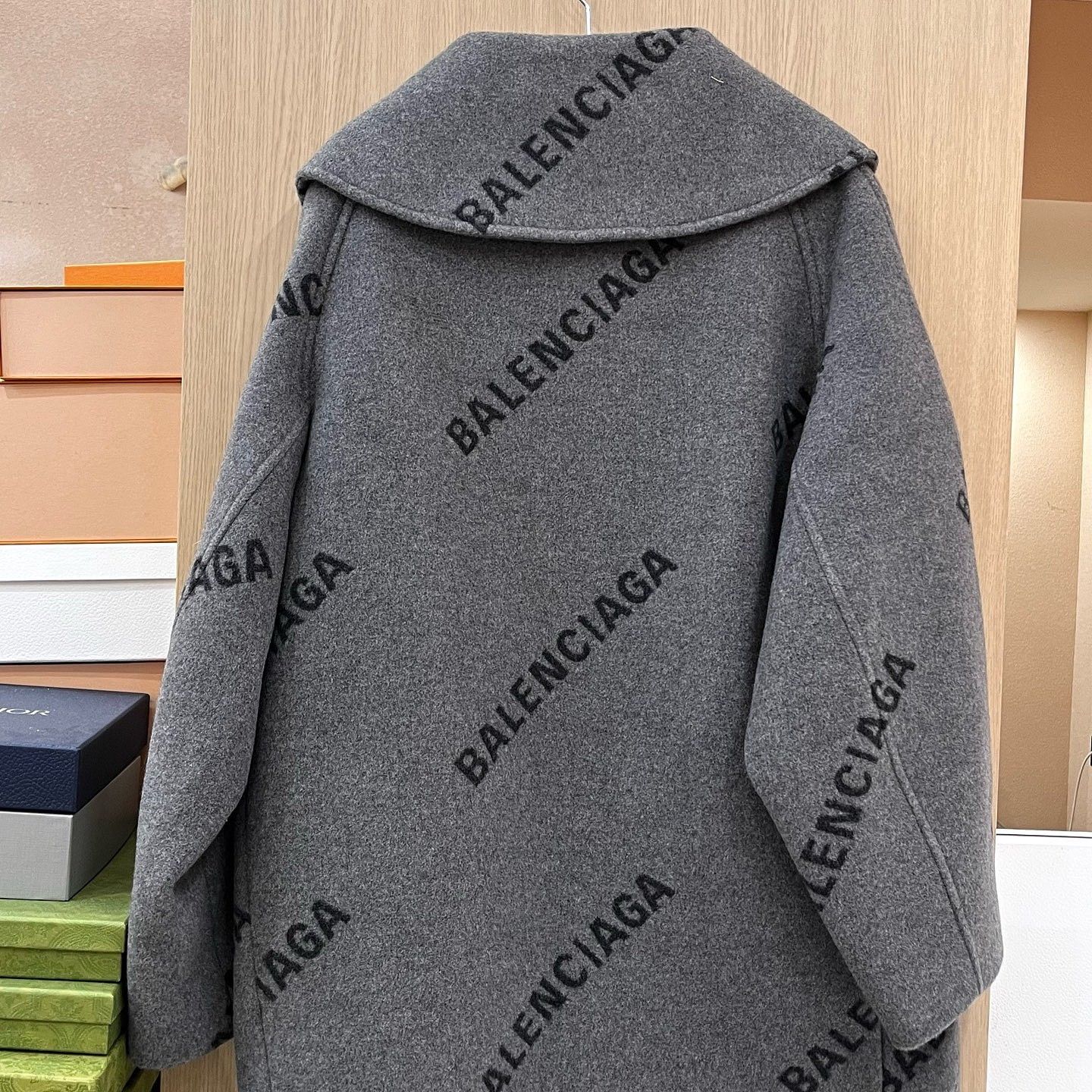 Balenciaga Balenciaga All Over Logo Cashmere Coat Size 32 Size XXS / US 00 / IT 34 - 2 Thumbnail