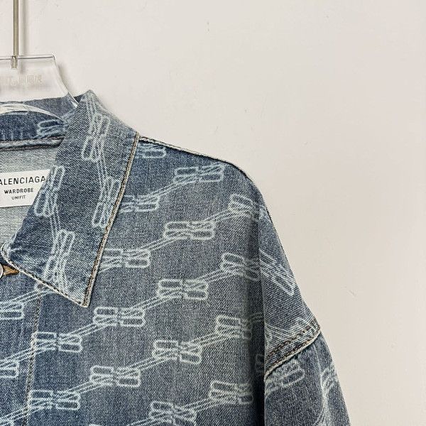 Balenciaga Balenciaga All Over Logo Denim Jacket US XS Size US XS / EU 42 / 0 - 5 Thumbnail