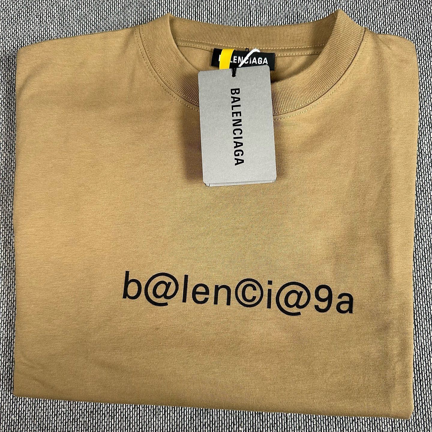Balenciaga Balenciaga b@len©i@9a Logo T-Shirt Size XS Size US XS / EU 42 / 0 - 7 Thumbnail