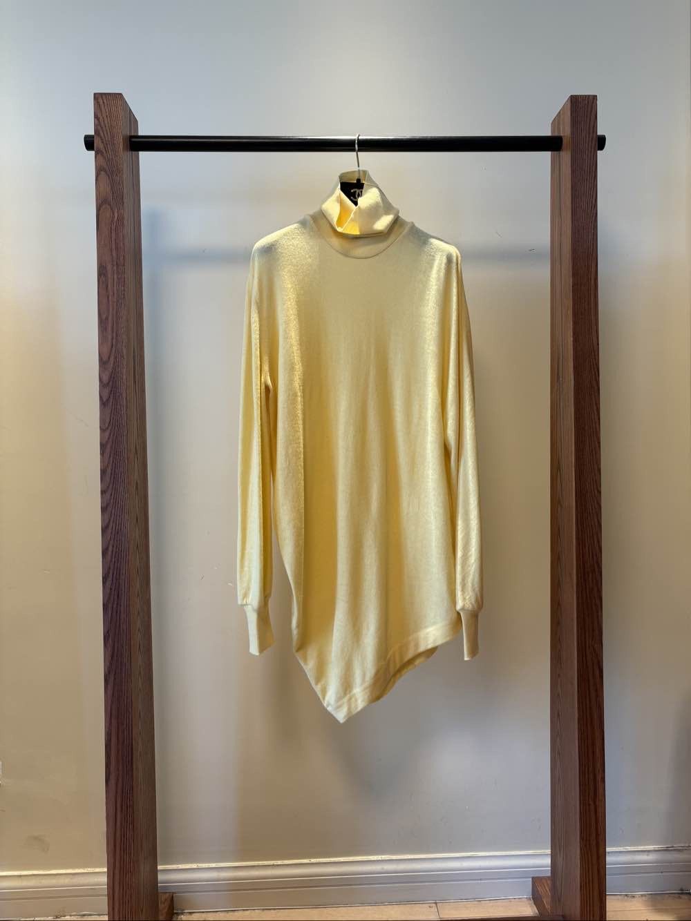 Balenciaga Balenciaga Yellow Turtleneck Sweater Size 40 Size M / US 6-8 / IT 42-44 - 16 Thumbnail