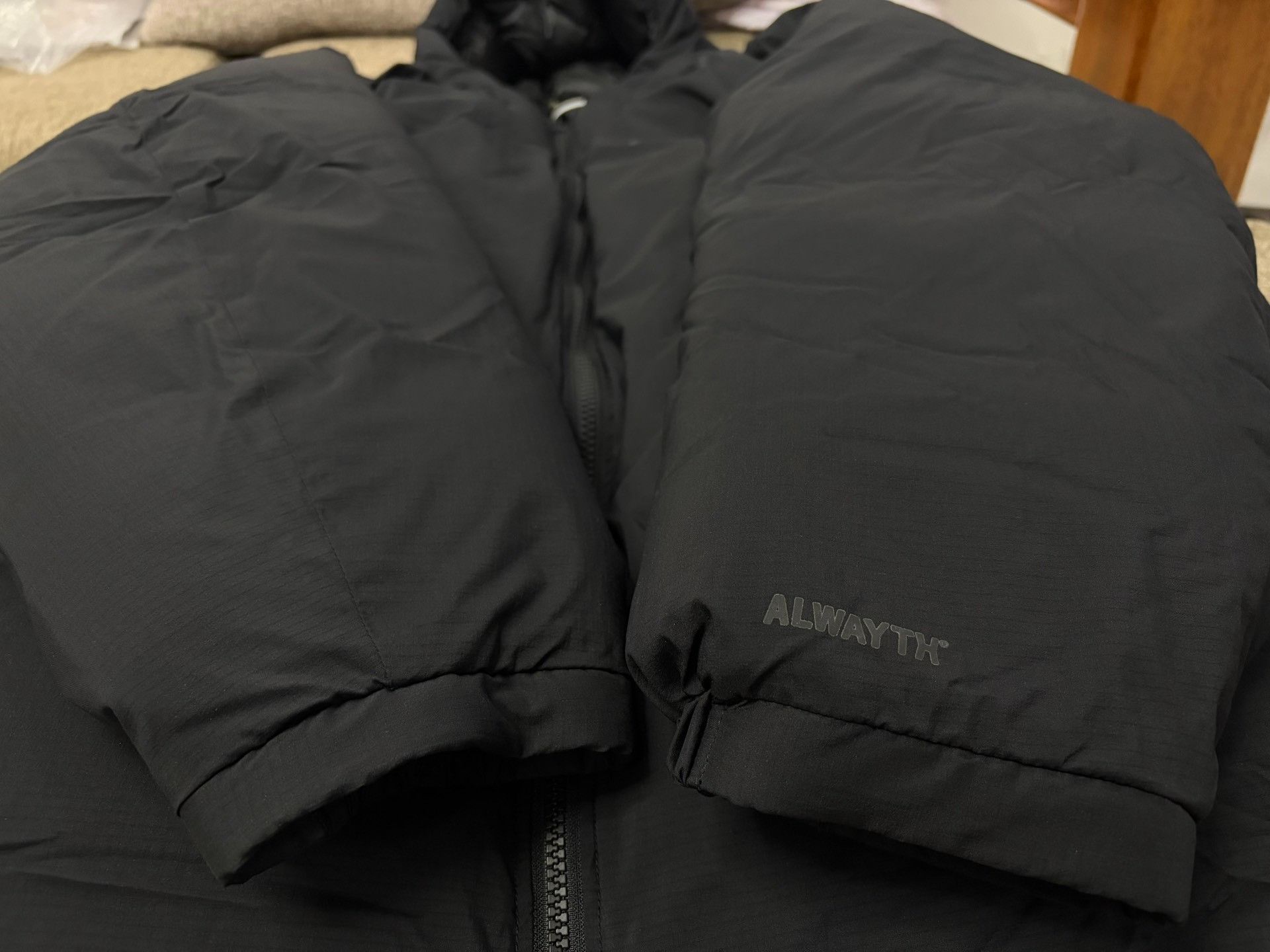Other SSZ Tear-Resistant Ultra-Light Down Jacket Size US L / EU 52-54 / 3 - 4 Thumbnail