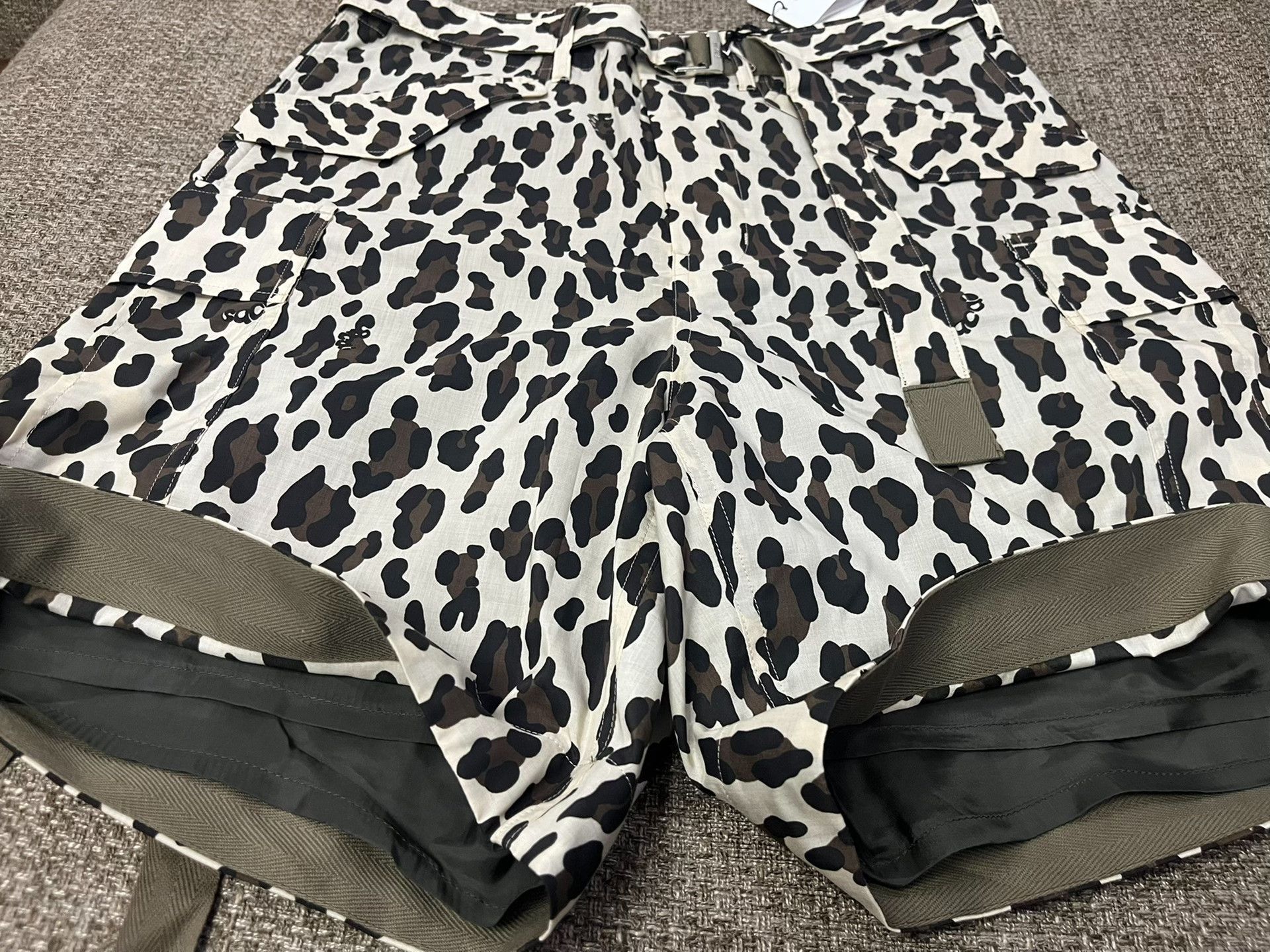 Sacai Sacai 25SS Leopard Cargo Shorts Size US 26 / EU 42 - 3 Thumbnail