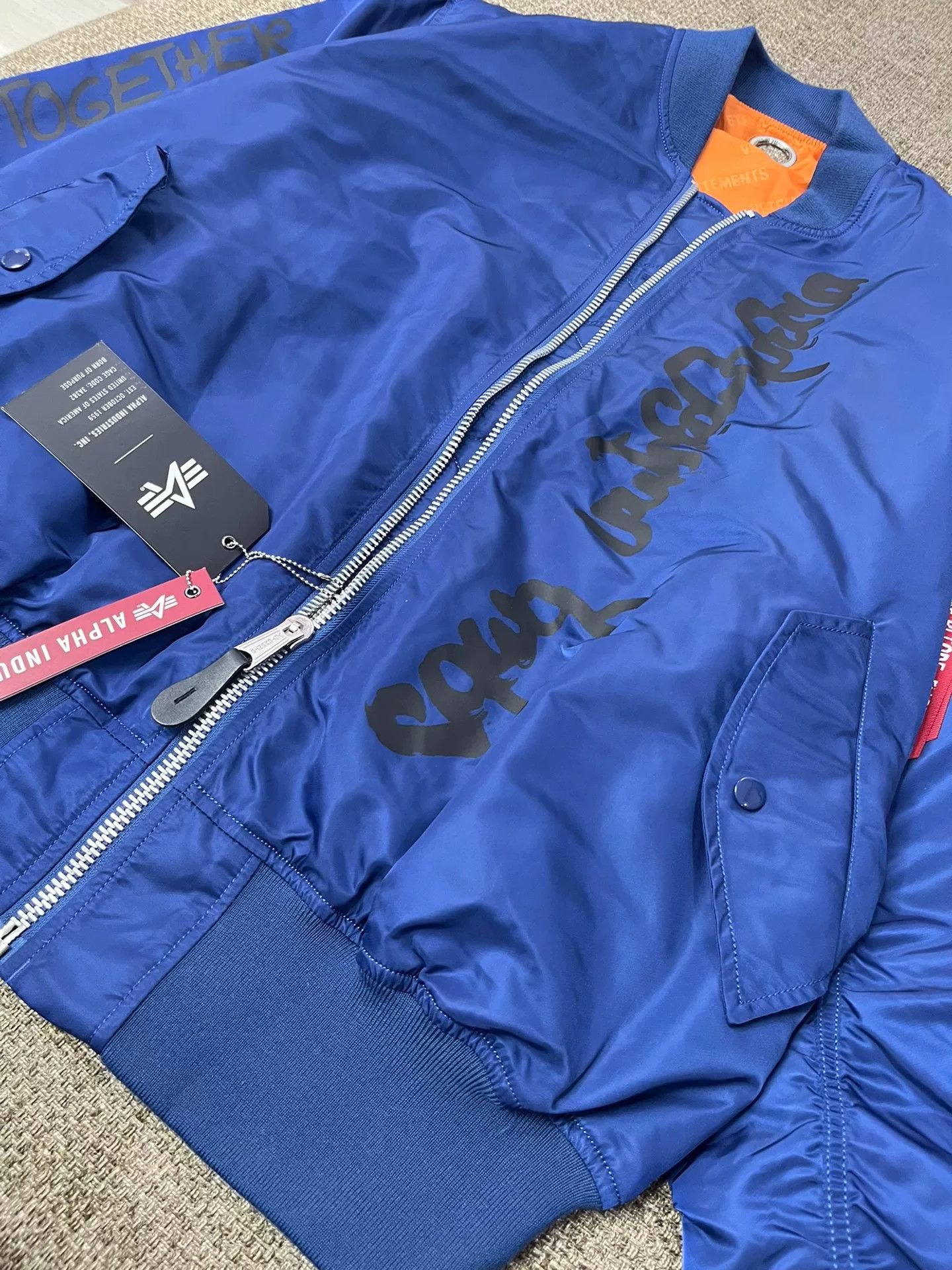 Vetements VETEMENTS 19SS Alpha Collaborative Bomber Size US M / EU 48-50 / 2 - 4 Thumbnail