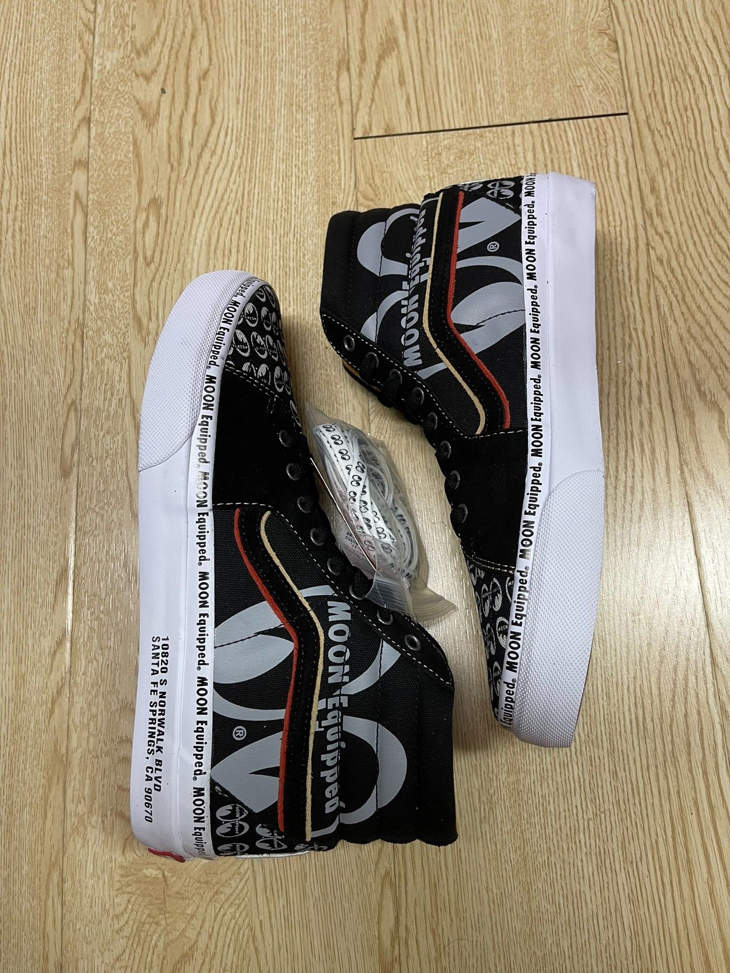 Vans VANS 2019 Yokohama Auto Show Limited Size US 8 / EU 41 - 5 Thumbnail