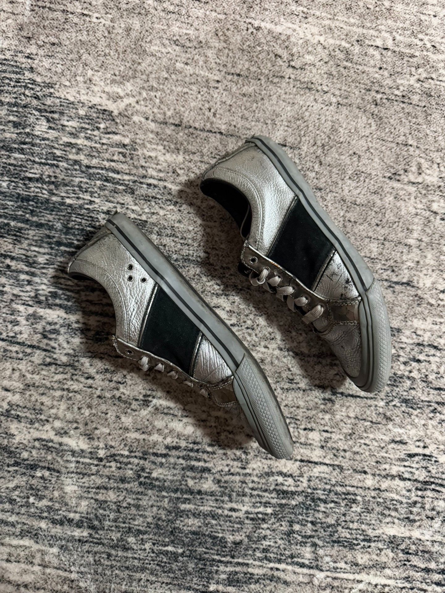 Vintage Vintage Dolce & Gabbana Silver Paneled Sneakers Size US 8 / EU 41 - 2 Thumbnail