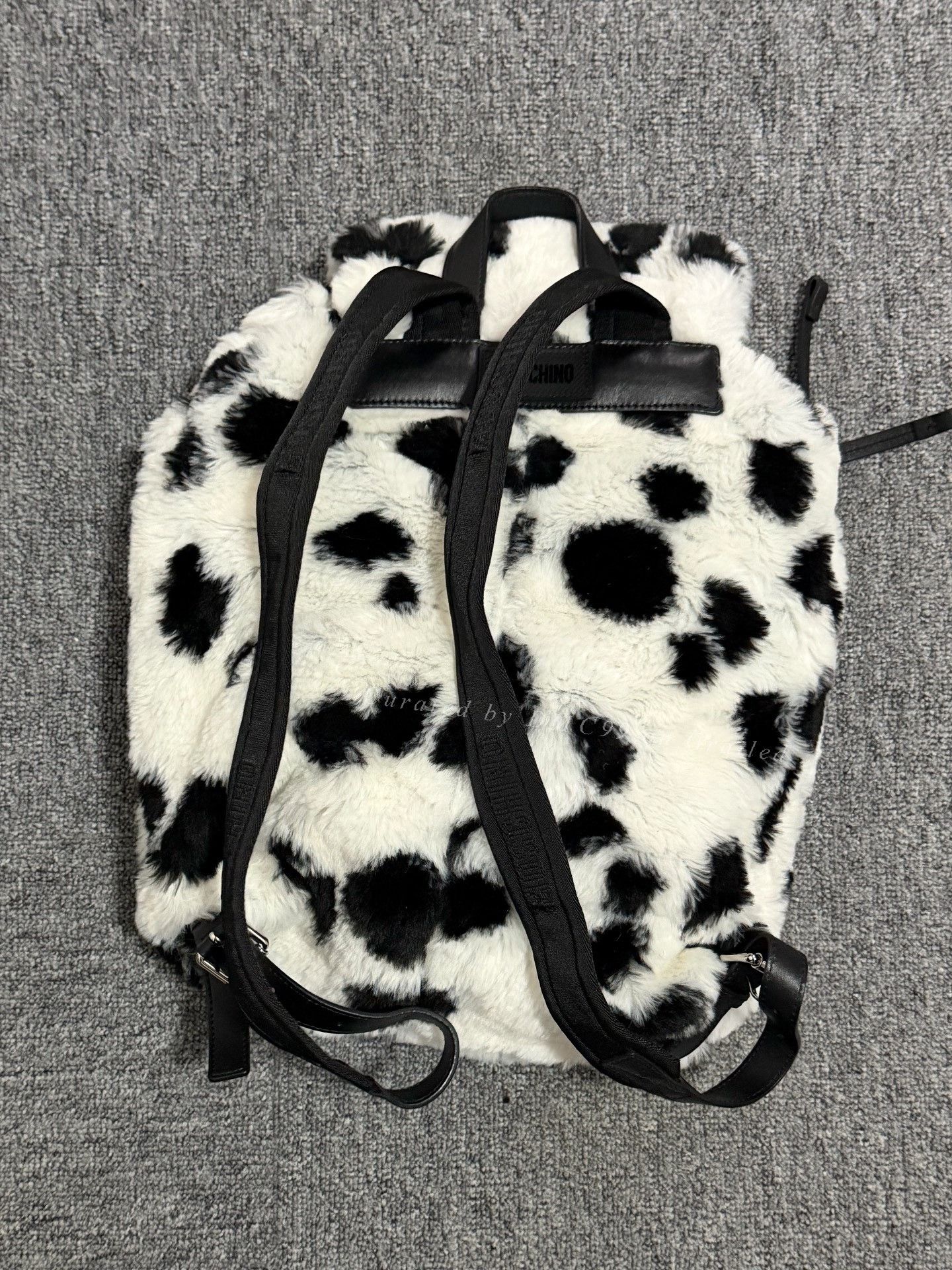 Jeremy Scott Jeremy Scott Moschino Cow Fur Backpack Size ONE SIZE - 3 Thumbnail