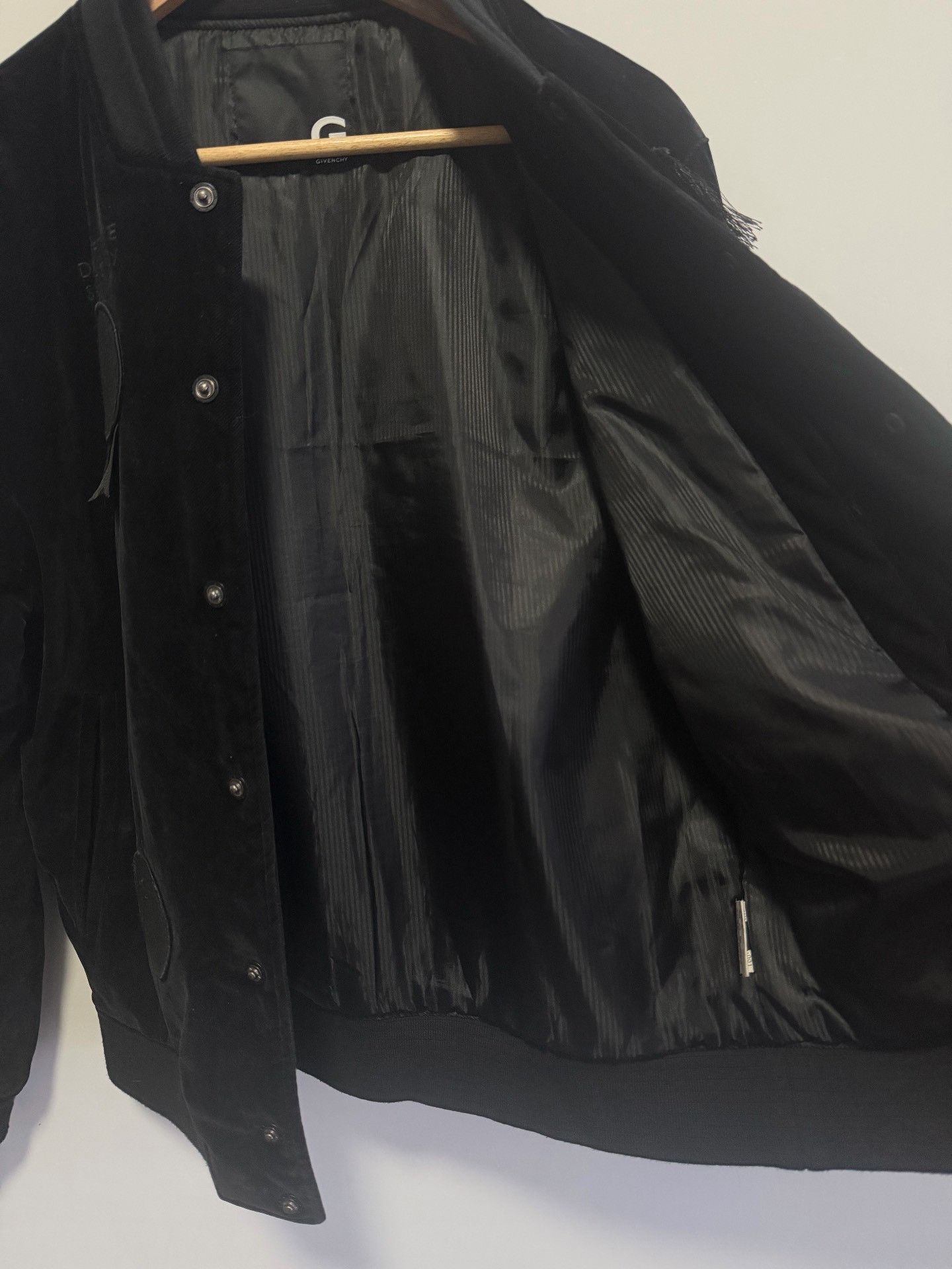 Givenchy Givenchy Medal Tassel Velvet Jacket Size US M / EU 48-50 / 2 - 6 Thumbnail