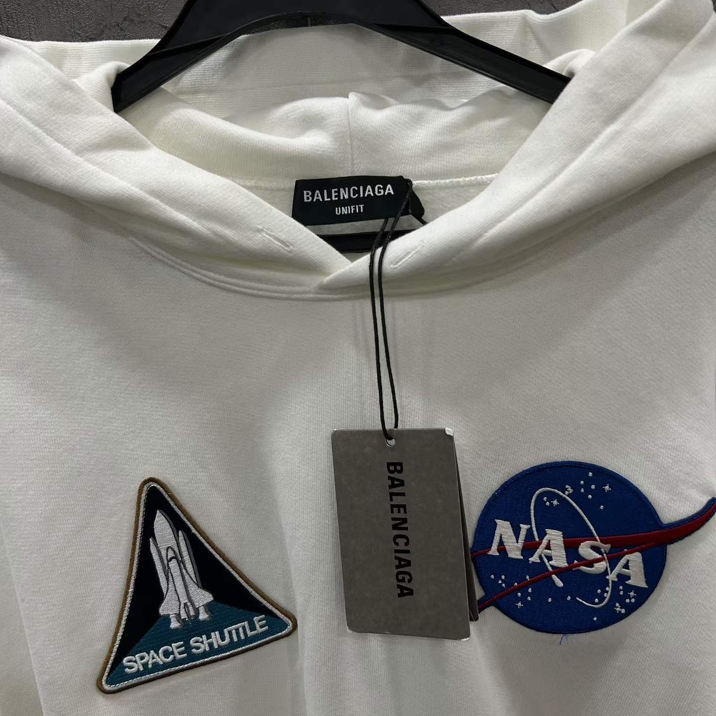 Balenciaga Balenciaga x NASA Logo Hoodie White Size S Size US S / EU 44-46 / 1 - 3 Thumbnail