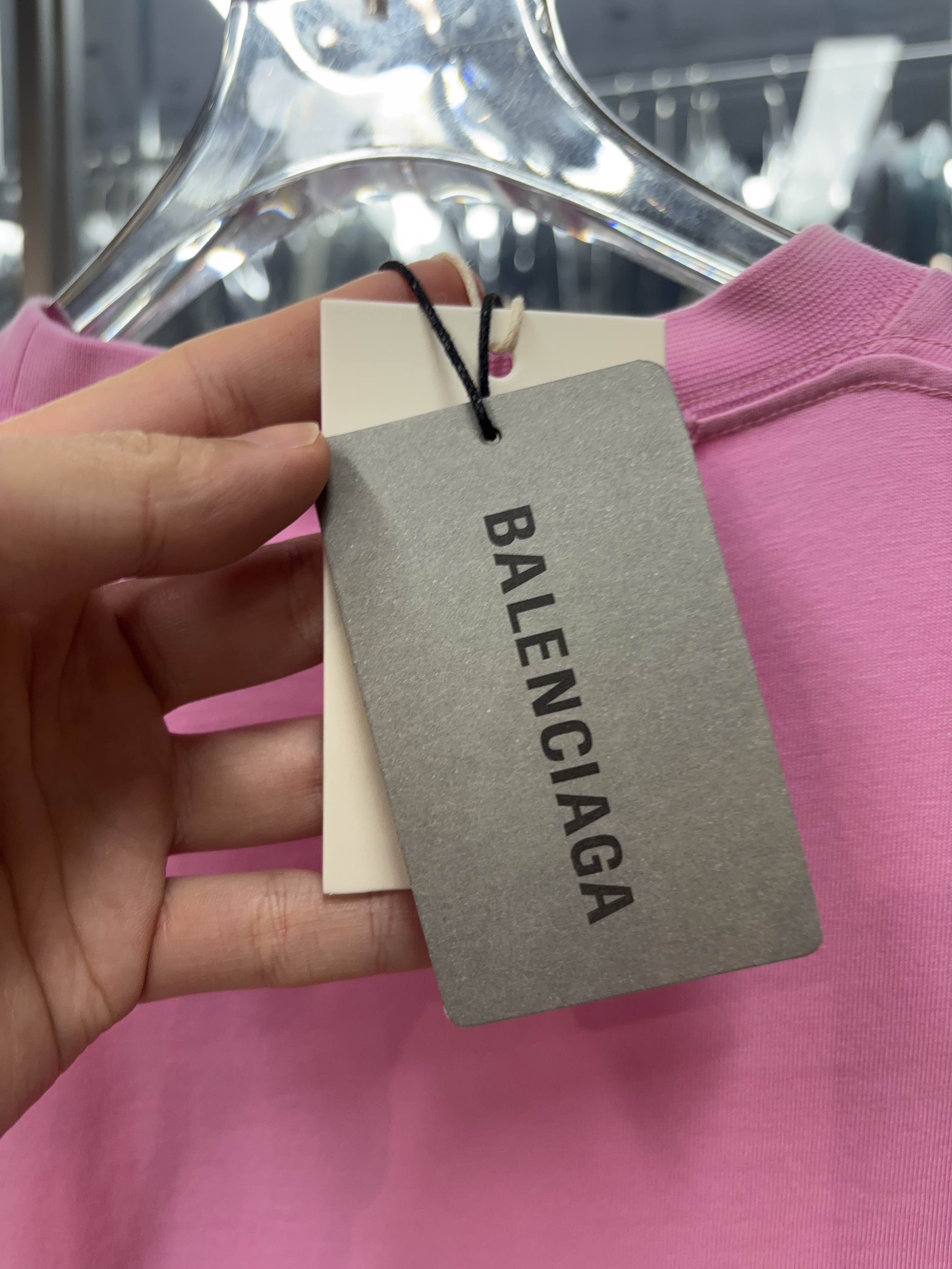 Balenciaga Balenciaga Logo Distressed T-Shirt Size XXS Size US XXS / EU 40 - 5 Thumbnail