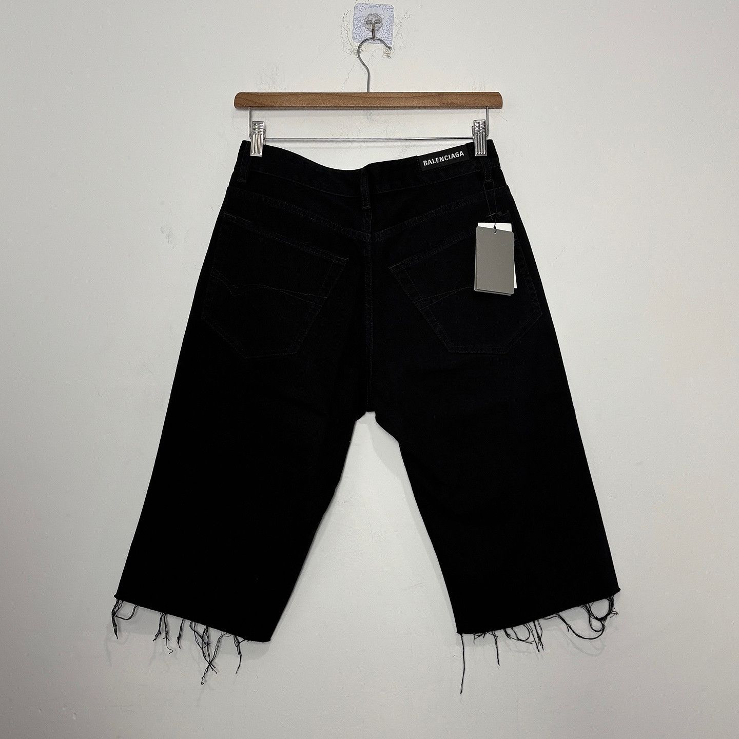 Balenciaga Balenciaga Black Raw Hem Denim Shorts Size M Size US 32 / EU 48 - 2 Thumbnail