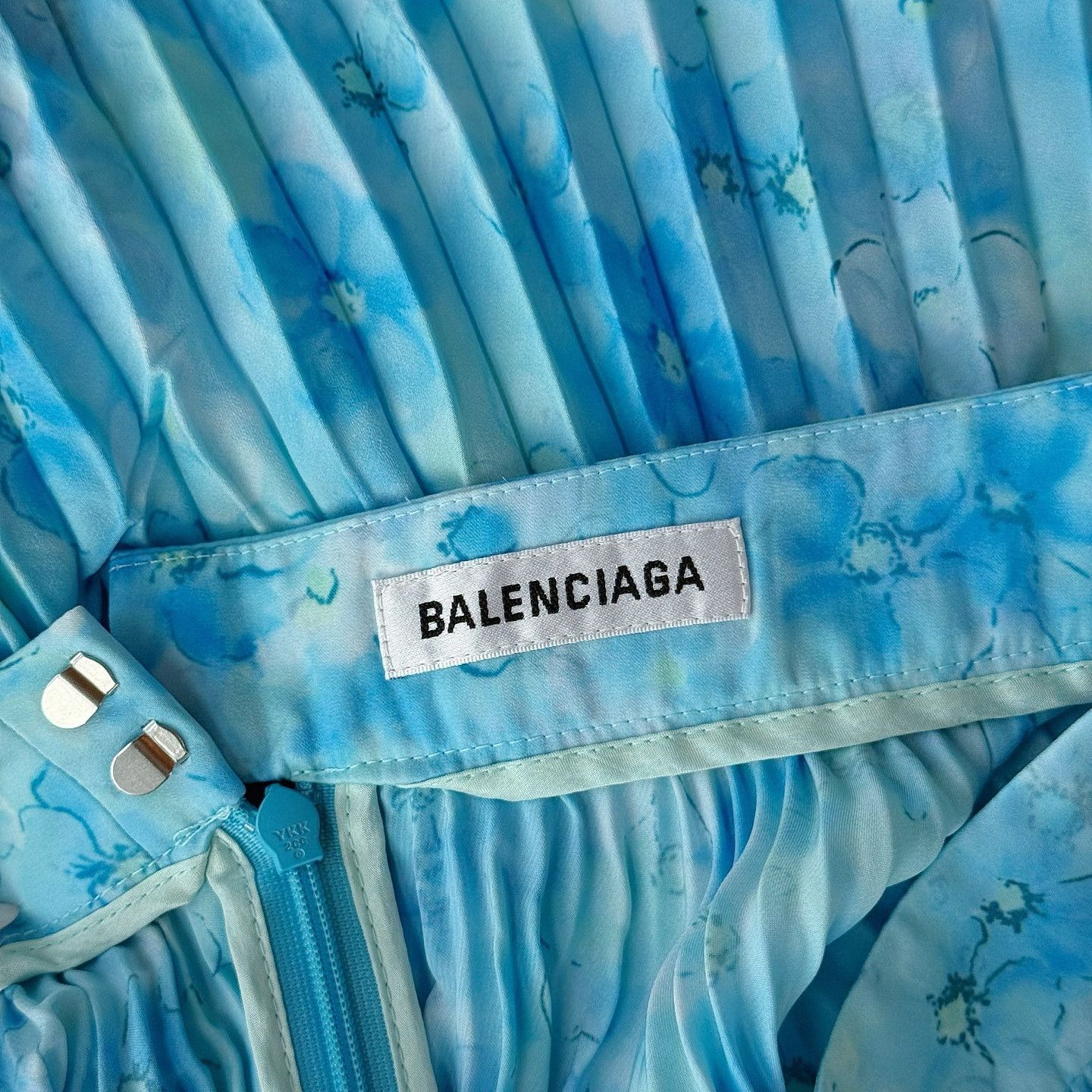 Balenciaga Balenciaga Blue Floral Pleated Midi Skirt Size 36 Size 25" / US 0 / IT 36 - 3 Thumbnail