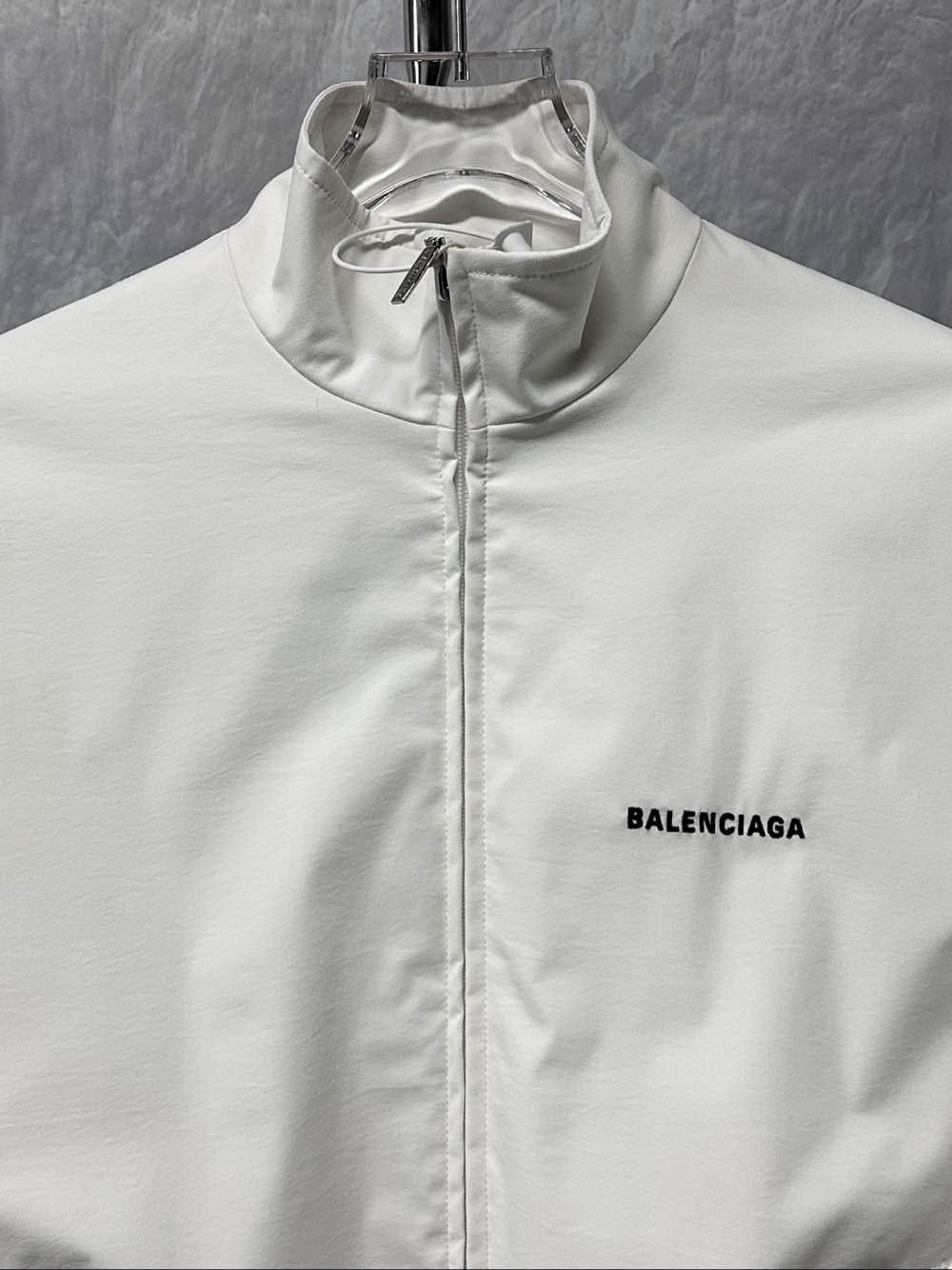 Balenciaga Balenciaga Logo Light Jacket Size L Size US M / EU 48-50 / 2 - 7 Thumbnail