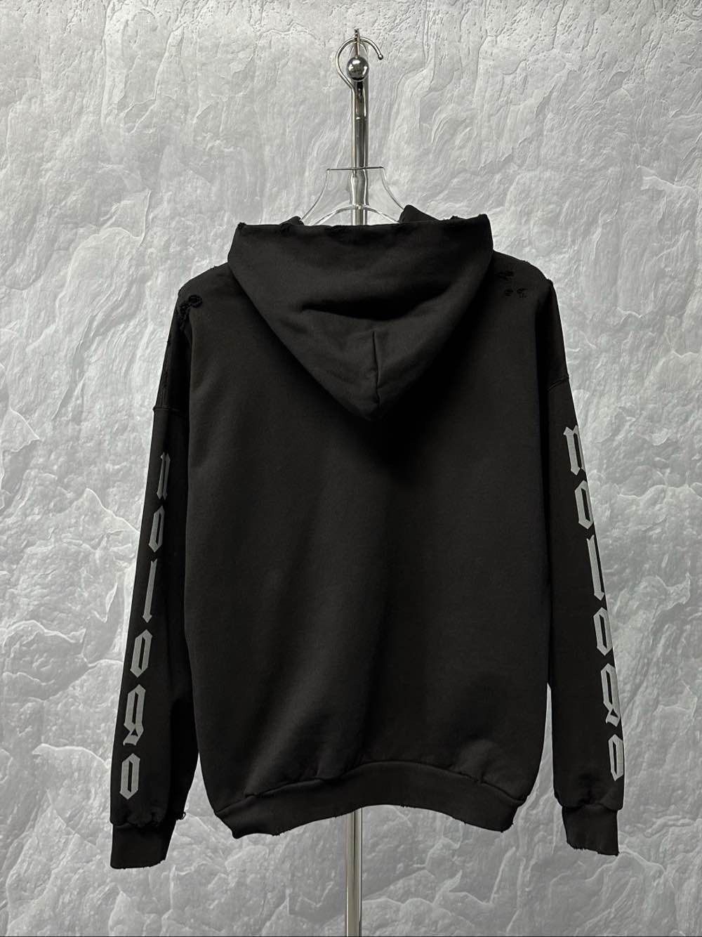 Balenciaga Balenciaga Logo Print Hoodie Size S Size US S / EU 44-46 / 1 - 2 Thumbnail