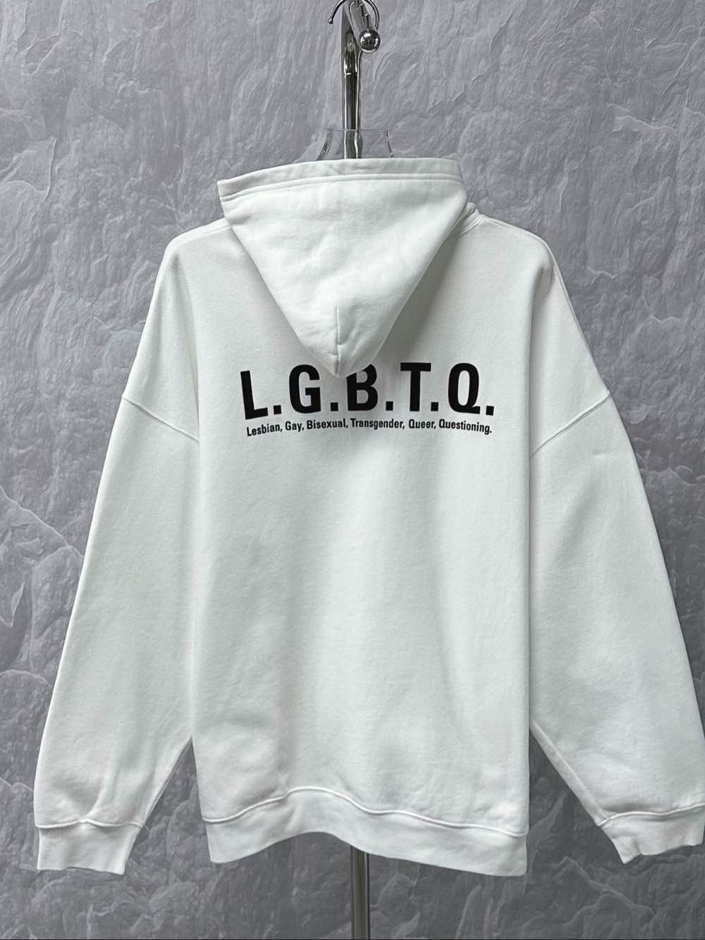 Balenciaga Balenciaga Pride Rainbow Logo Hoodie Size XXS Size US XXS / EU 40 - 2 Thumbnail