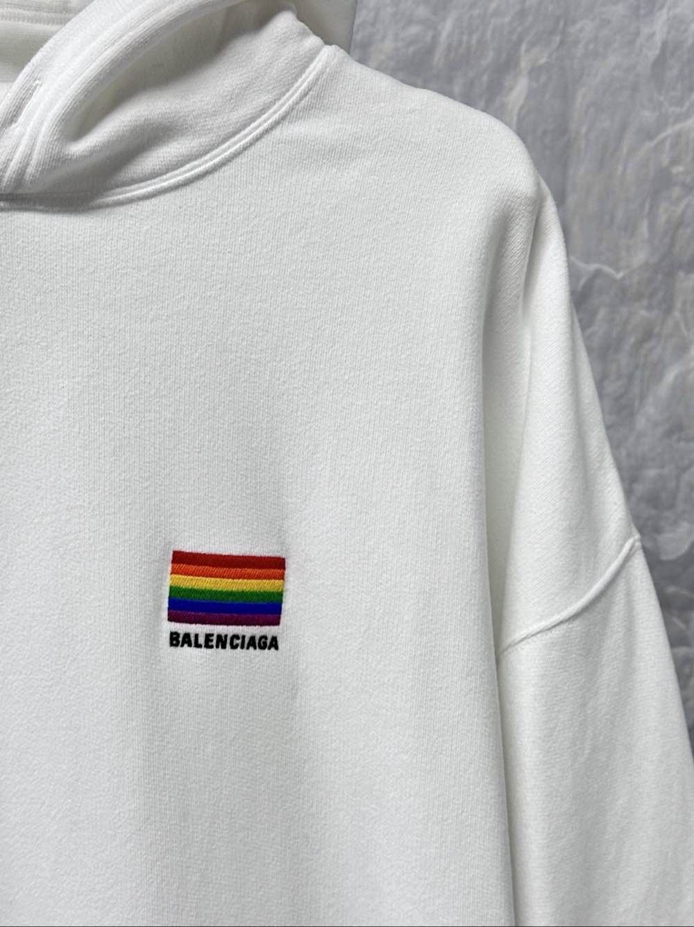 Balenciaga Balenciaga Pride Rainbow Logo Hoodie Size XXS Size US XXS / EU 40 - 6 Thumbnail