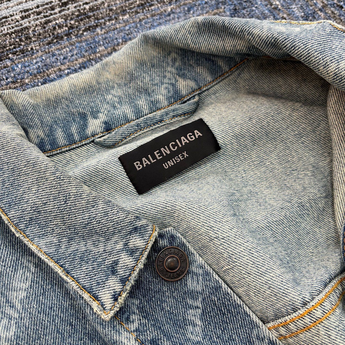 Balenciaga Balenciaga Logo Print Denim Jacket Size S Size US S / EU 44-46 / 1 - 3 Thumbnail