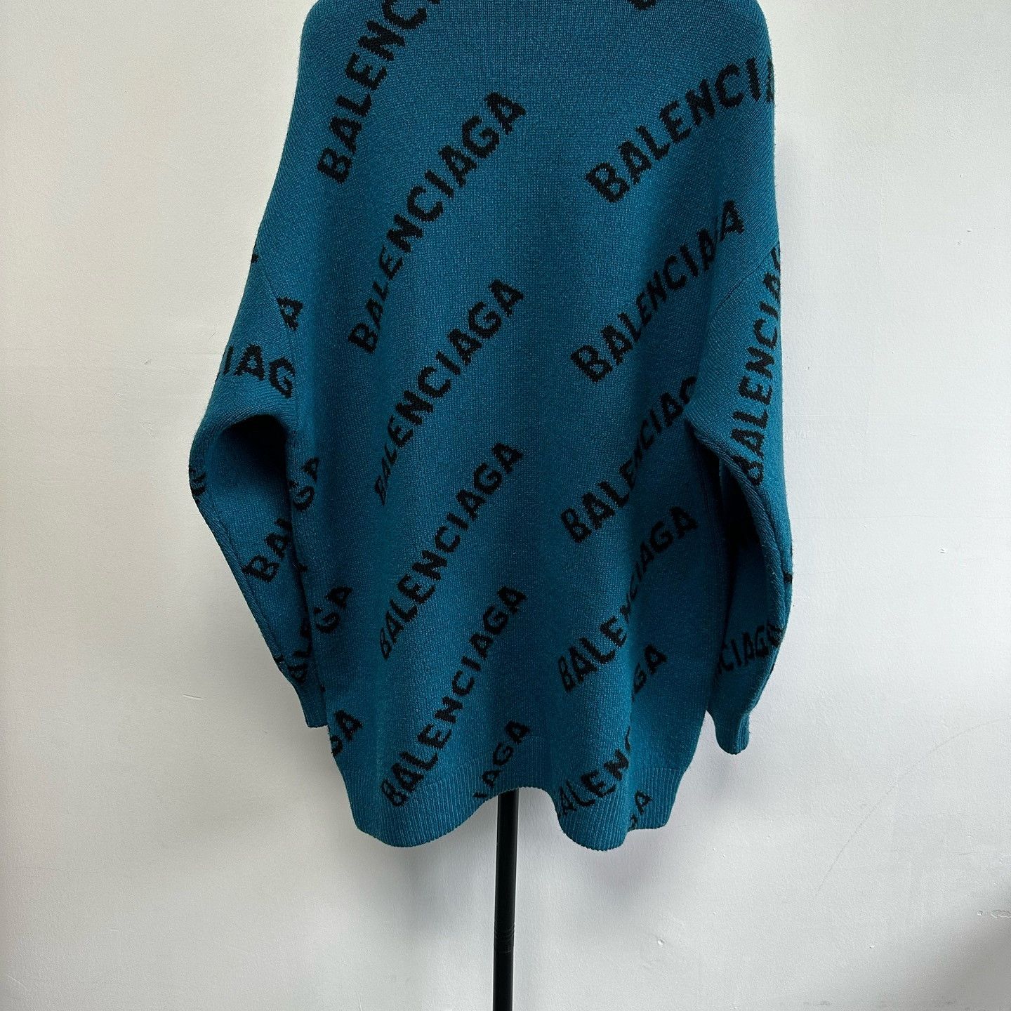Balenciaga Balenciaga All Over Logo Knit Sweater Size S Size US S / EU 44-46 / 1 - 2 Thumbnail