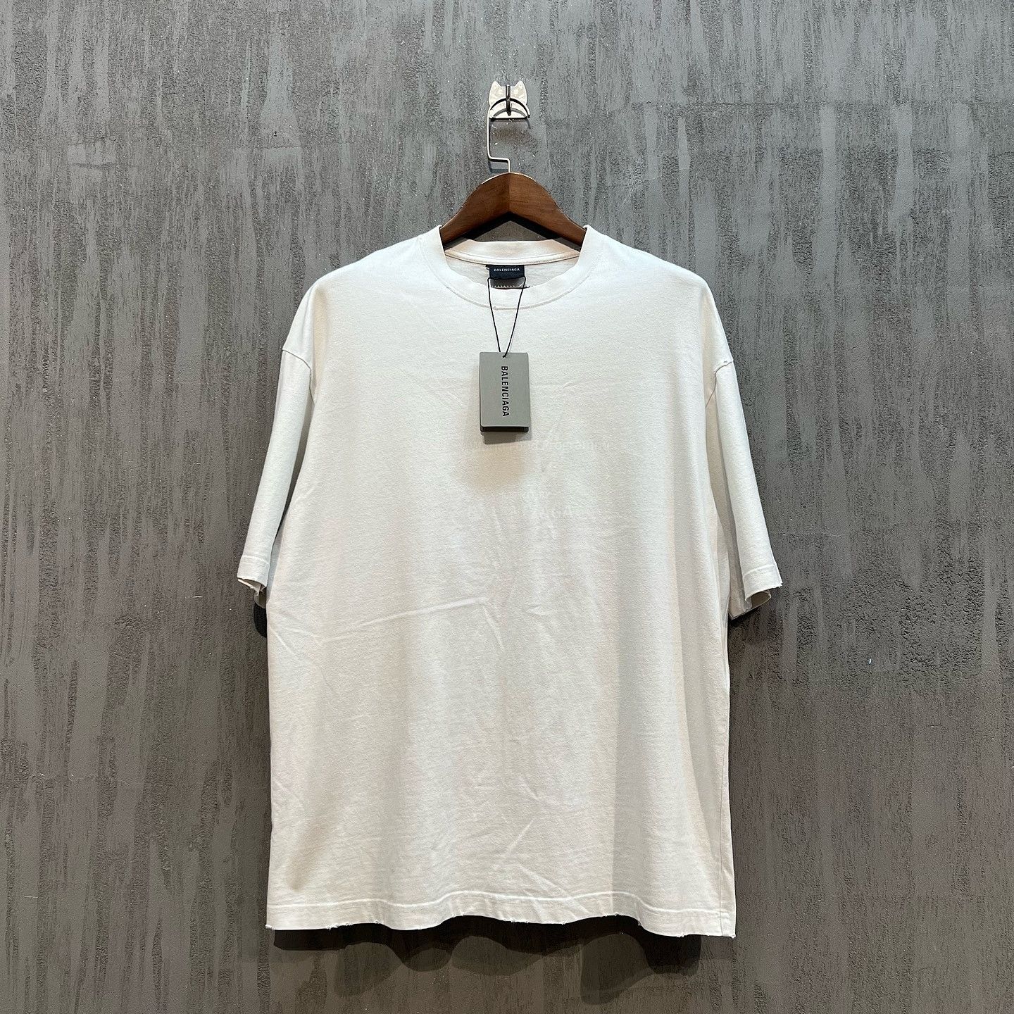 Balenciaga Balenciaga WFP Graphic Logo T-Shirt Size L Size US L / EU 52-54 / 3 - 7 Thumbnail