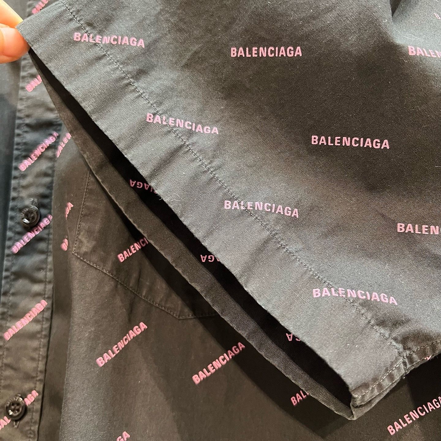 Balenciaga Balenciaga All Over Logo Short Sleeve Shirt Size M Size US M / EU 48-50 / 2 - 9 Thumbnail