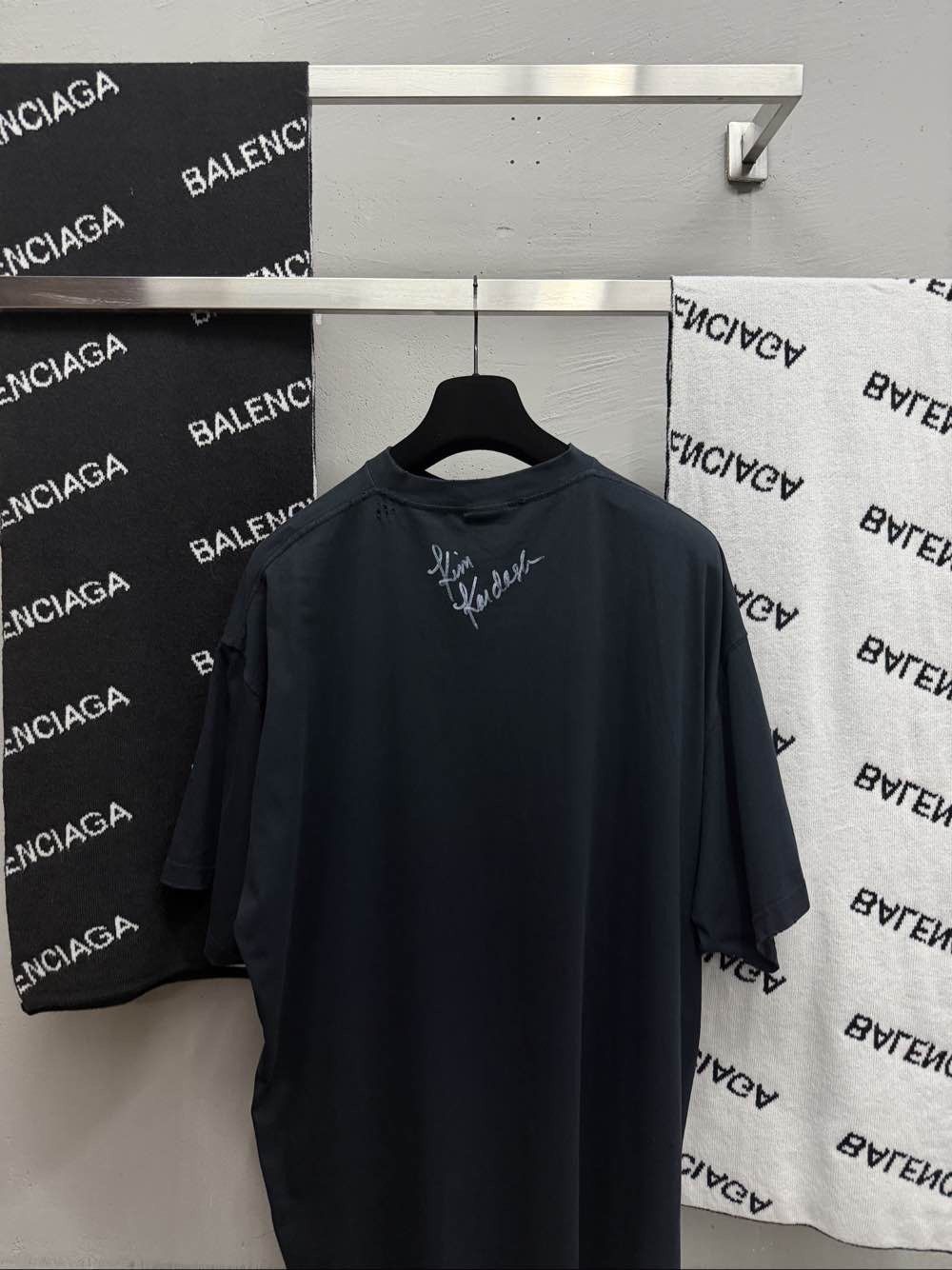 Balenciaga Balenciaga Kim Kardashian Graphic T-Shirt XL Size US XL / EU 56 / 4 - 7 Thumbnail