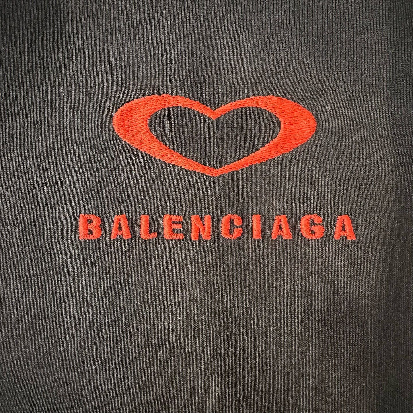 Balenciaga Balenciaga Red Heart Embroidery T-Shirt Size S Size US S / EU 44-46 / 1 - 5 Thumbnail