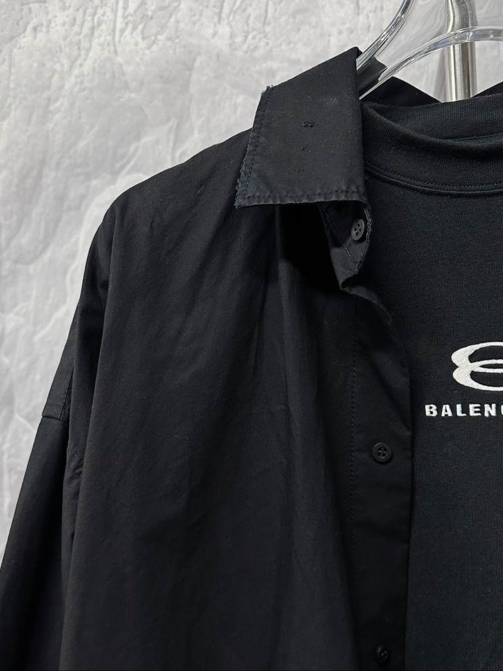 Balenciaga Balenciaga Distressed Cotton Button-Up Shirt Size 2 Size US M / EU 48-50 / 2 - 6 Thumbnail