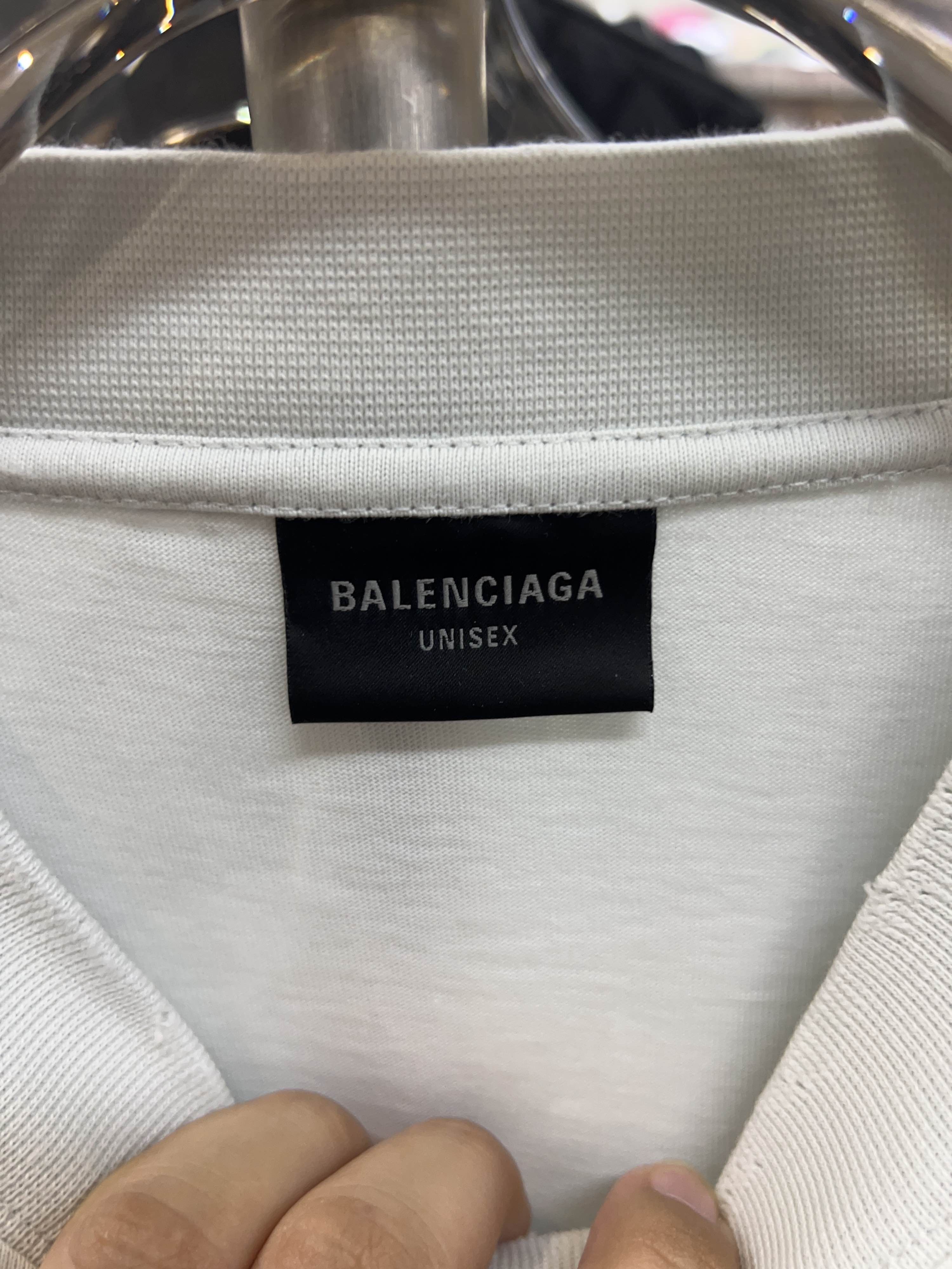 Balenciaga Balenciaga Happy Valentine's T-Shirt Size M Size US M / EU 48-50 / 2 - 3 Thumbnail