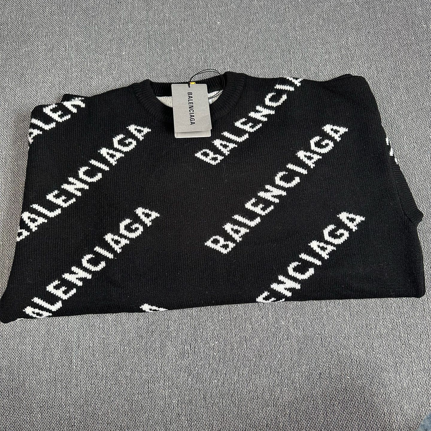 Balenciaga Balenciaga Logo Knit Sweater Size XS Size XS / US 0-2 / IT 36-38 - 6 Thumbnail