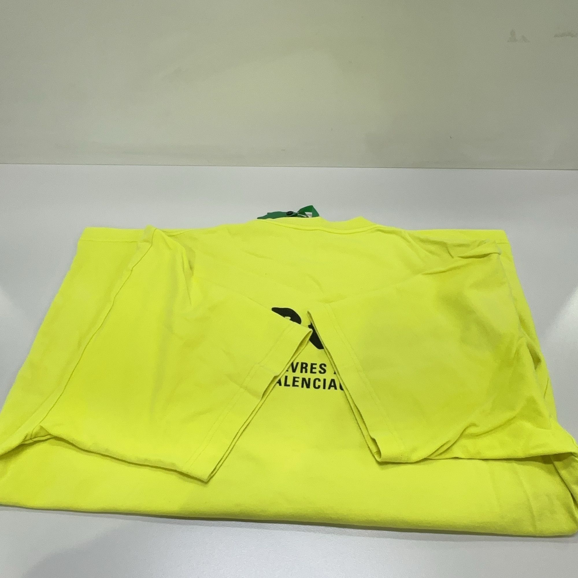 Balenciaga Balenciaga Yellow Crew T-Shirt Size S Size S / US 4 / IT 40 - 14 Thumbnail