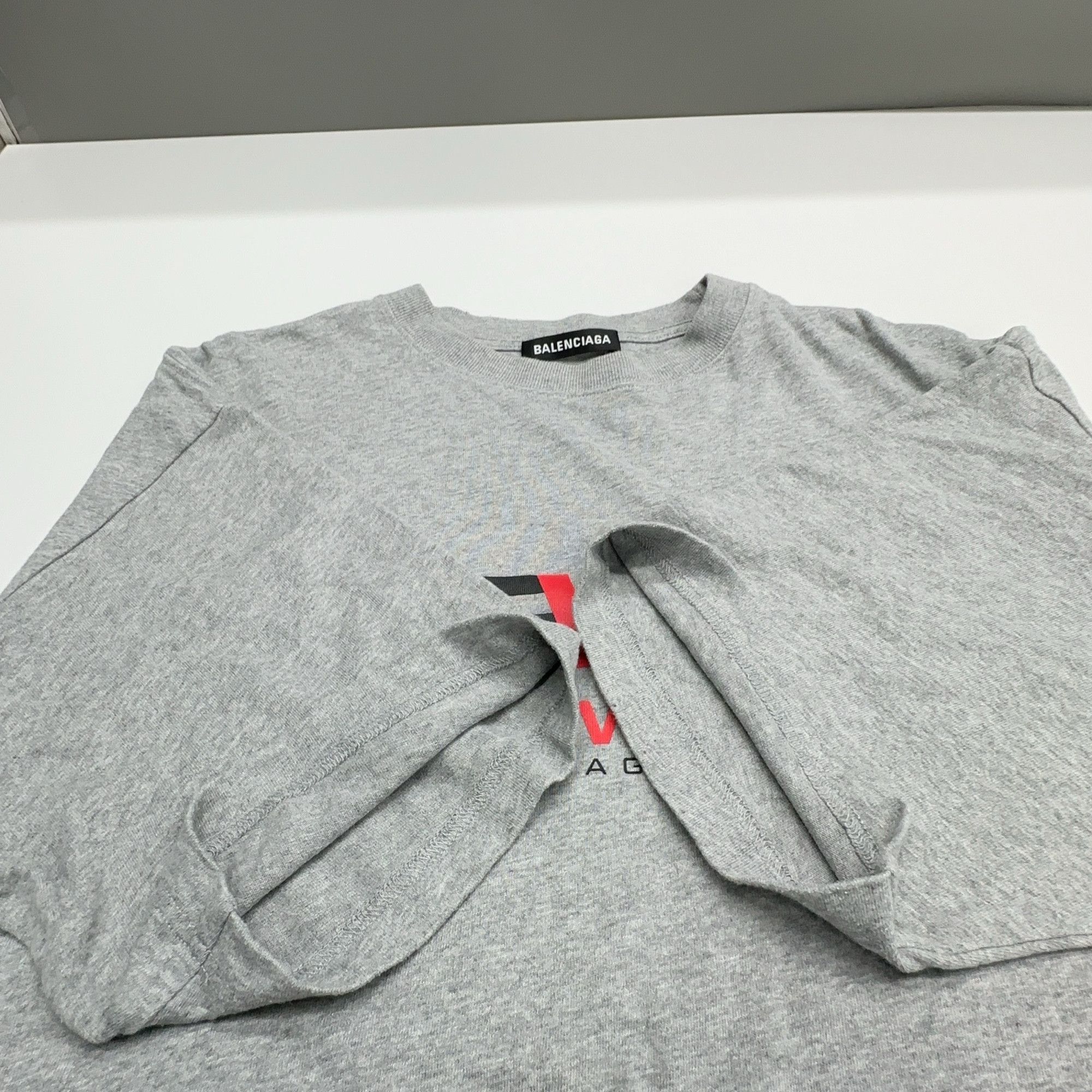 Balenciaga Balenciaga Gym Wear Logo T-Shirt Size S Size US S / EU 44-46 / 1 - 11 Thumbnail