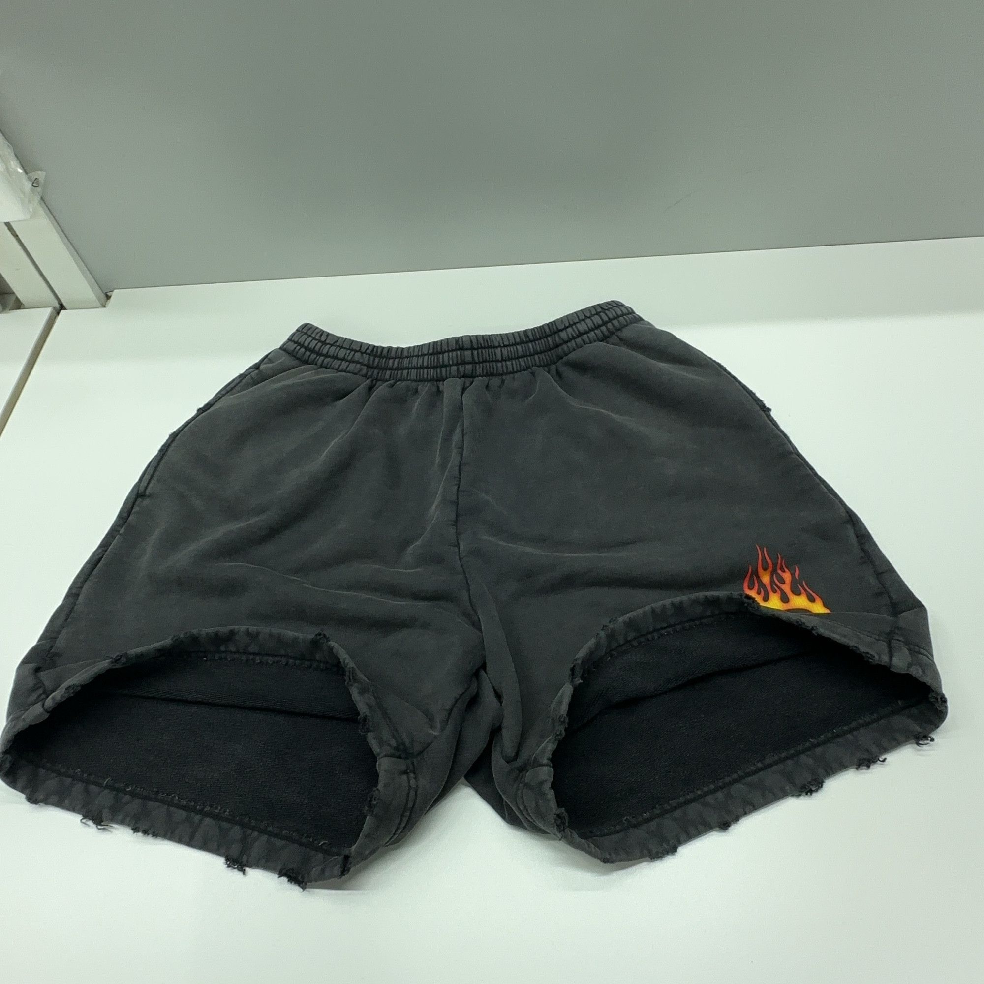 Balenciaga Balenciaga Flame Logo Sweat Shorts Size S Size US 30 / EU 46 - 8 Thumbnail