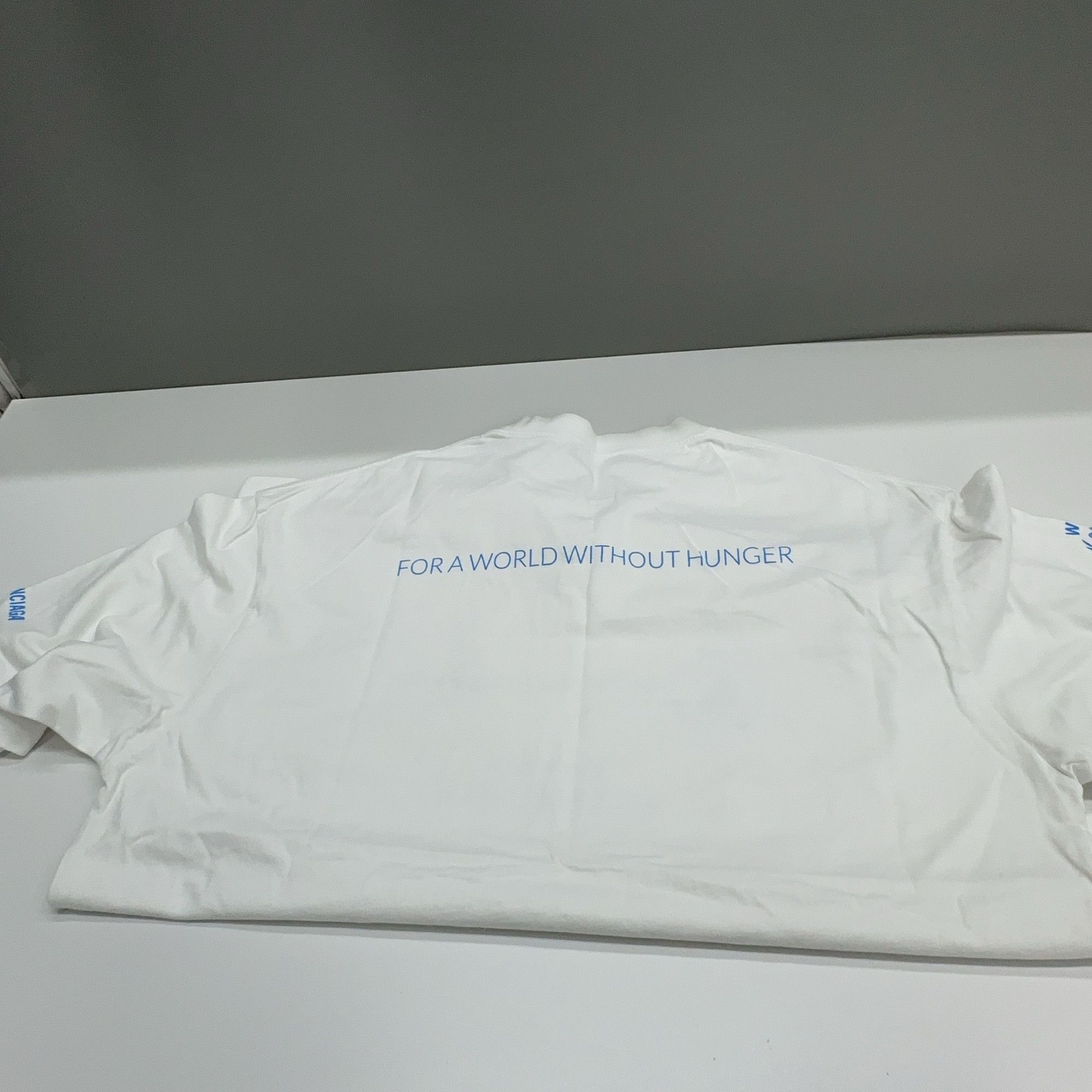 Balenciaga Balenciaga WFP Logo T-Shirt Size XS Size US XS / EU 42 / 0 - 12 Thumbnail