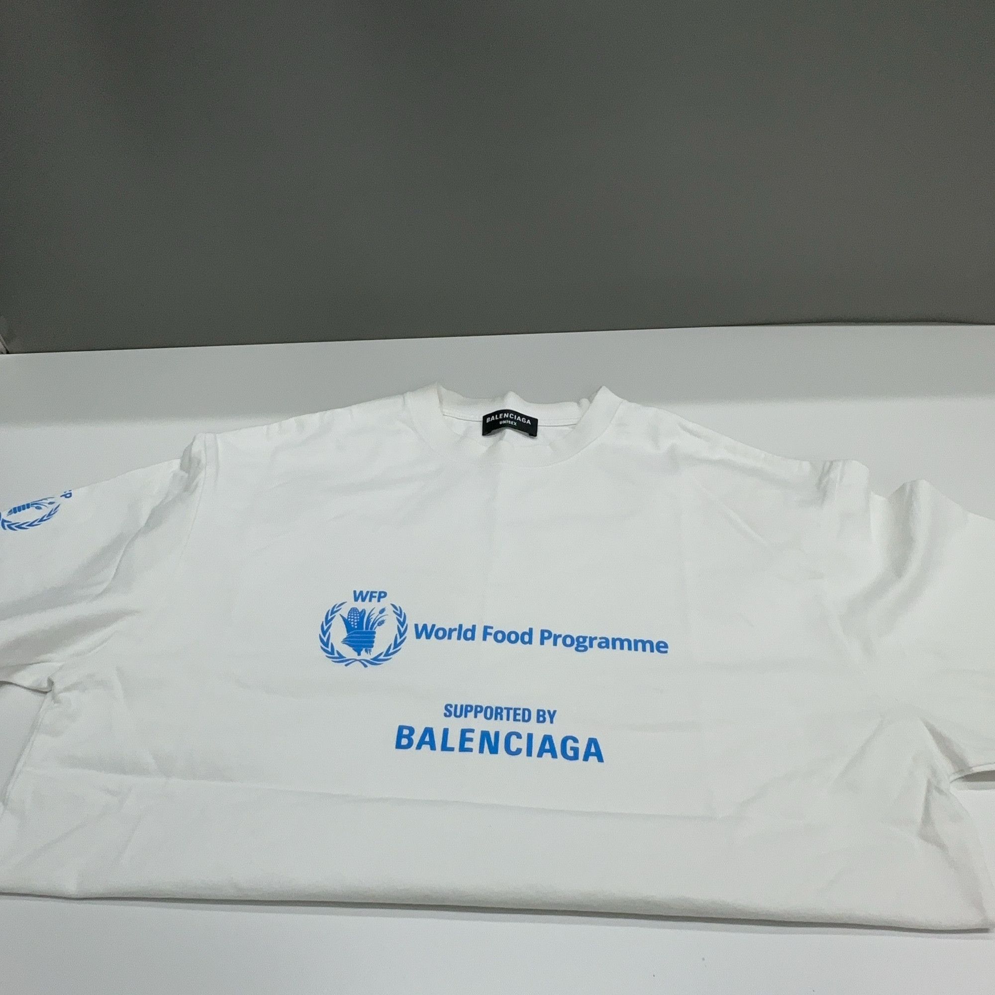 Balenciaga Balenciaga WFP Logo T-Shirt Size XS Size US XS / EU 42 / 0 - 7 Thumbnail