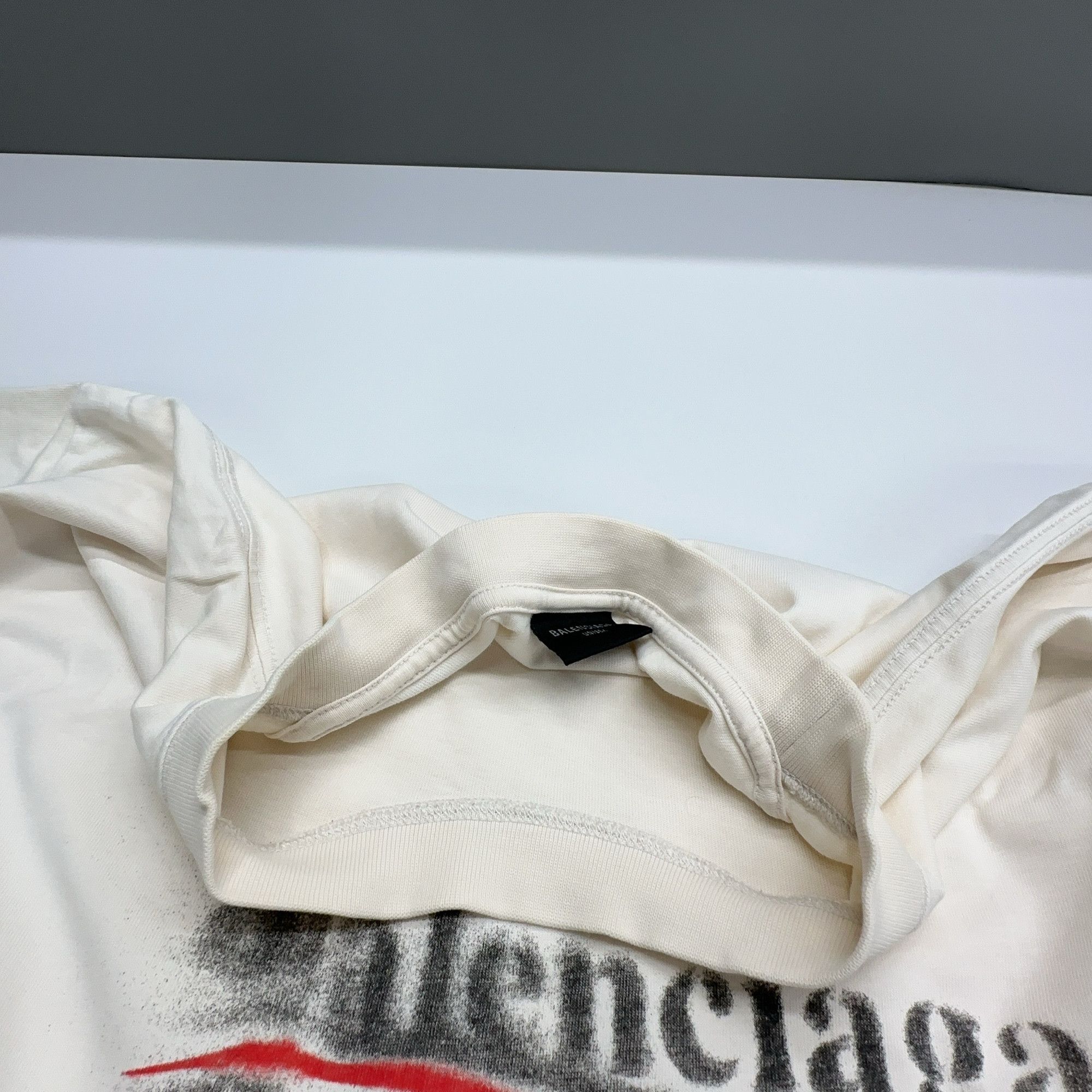 Balenciaga Balenciaga Wave Logo T-Shirt Size L Size US L / EU 52-54 / 3 - 6 Thumbnail
