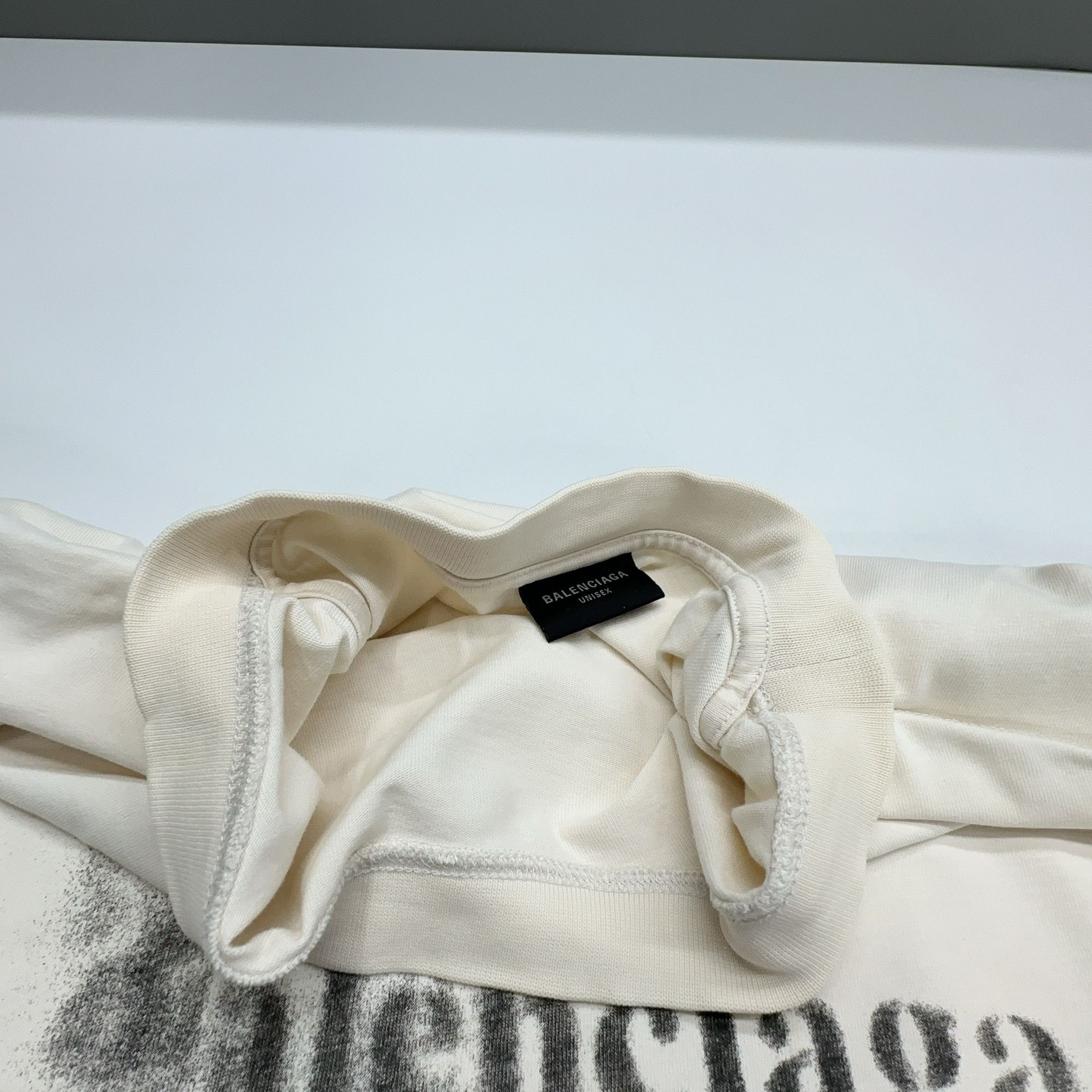 Balenciaga Balenciaga Wave Logo T-Shirt Size L Size US L / EU 52-54 / 3 - 13 Thumbnail