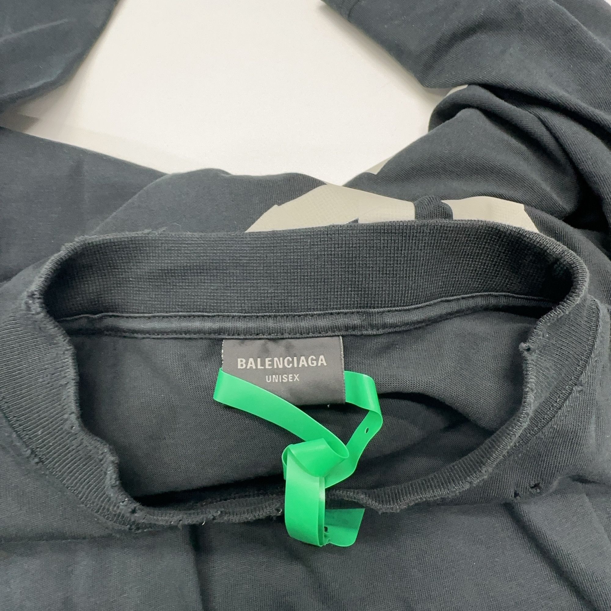 Balenciaga Balenciaga Distressed Logo T-Shirt Size S Size US S / EU 44-46 / 1 - 6 Thumbnail