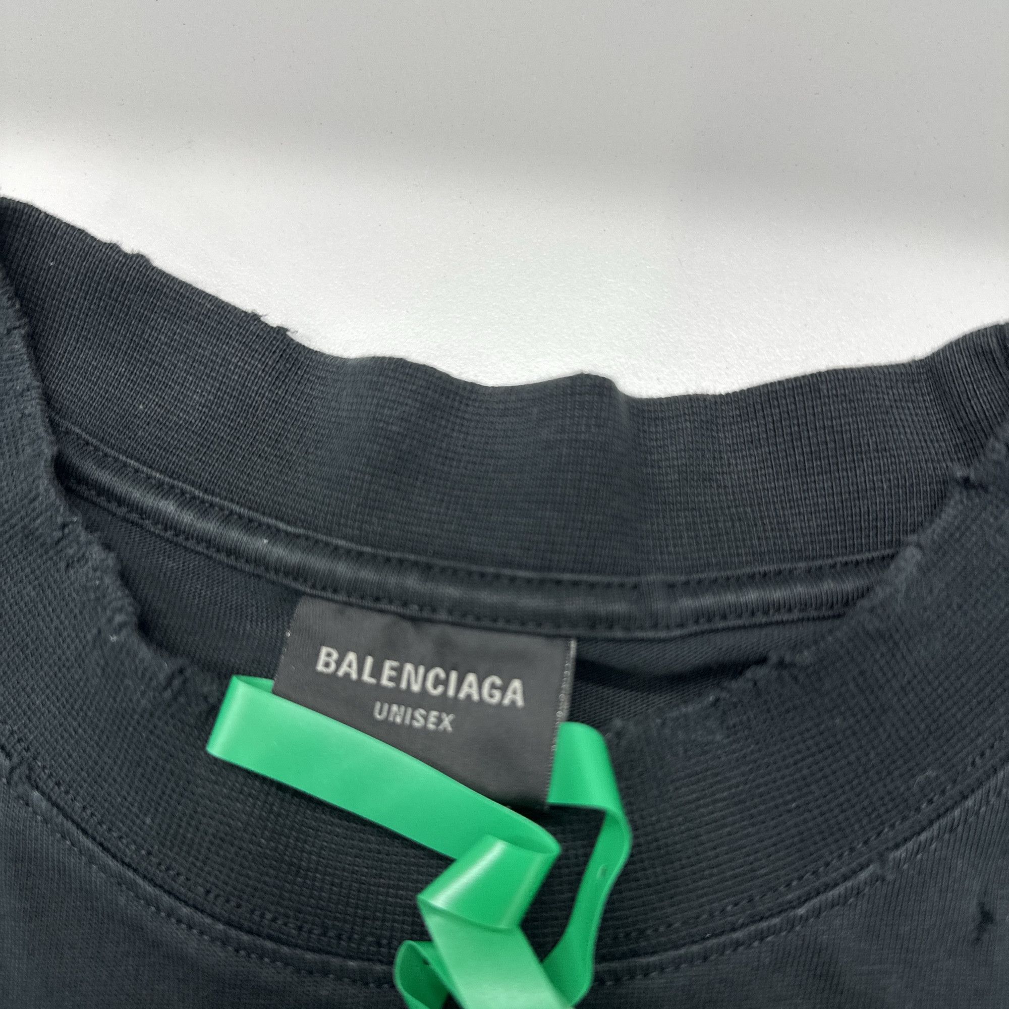 Balenciaga Balenciaga Distressed Logo T-Shirt Size S Size US S / EU 44-46 / 1 - 3 Thumbnail