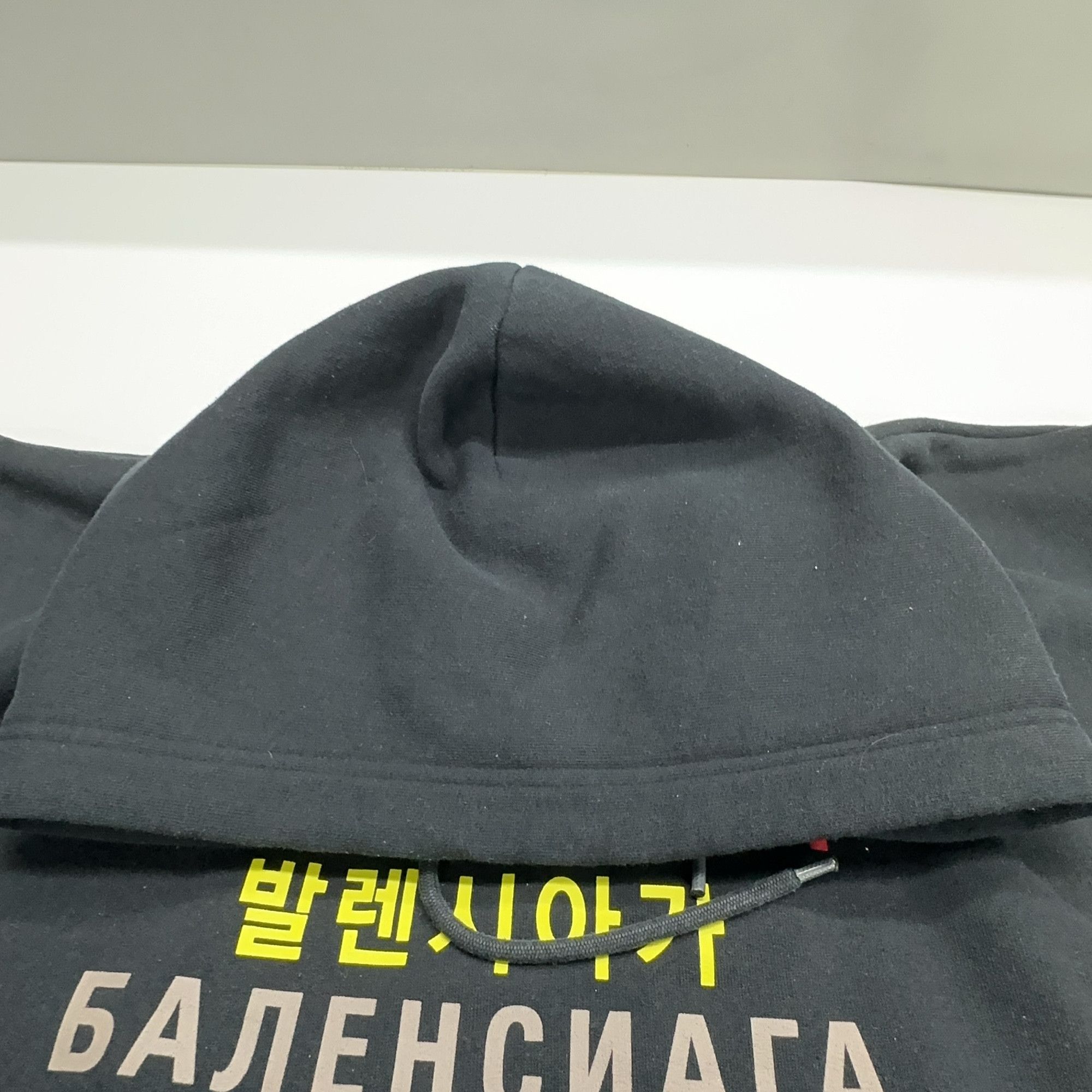 Balenciaga Balenciaga Multi-Language Logo Hoodie Size XL Size XL / US 12-14 / IT 48-50 - 8 Thumbnail