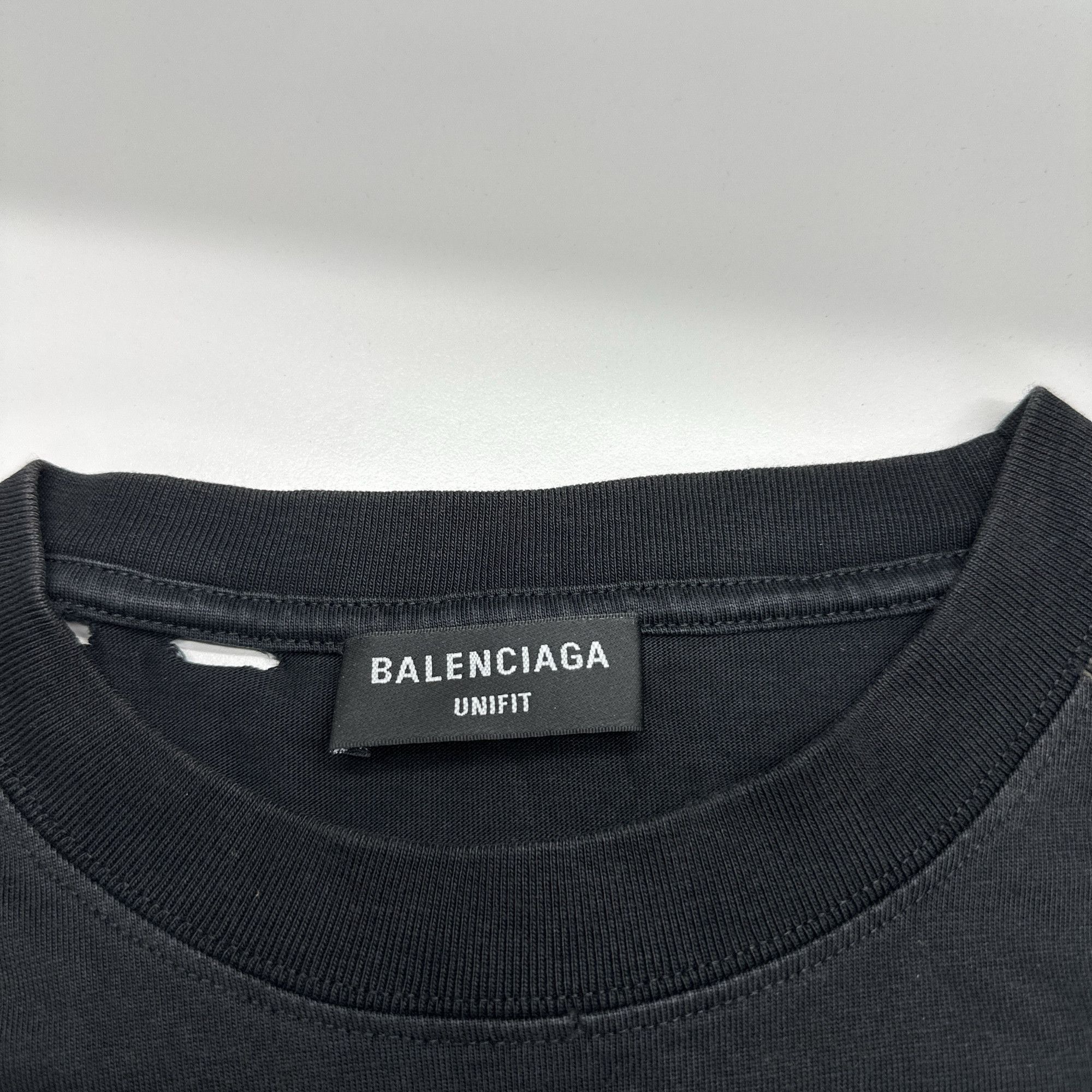 Balenciaga Balenciaga Distressed Logo T-Shirt Size S Size US S / EU 44-46 / 1 - 3 Thumbnail