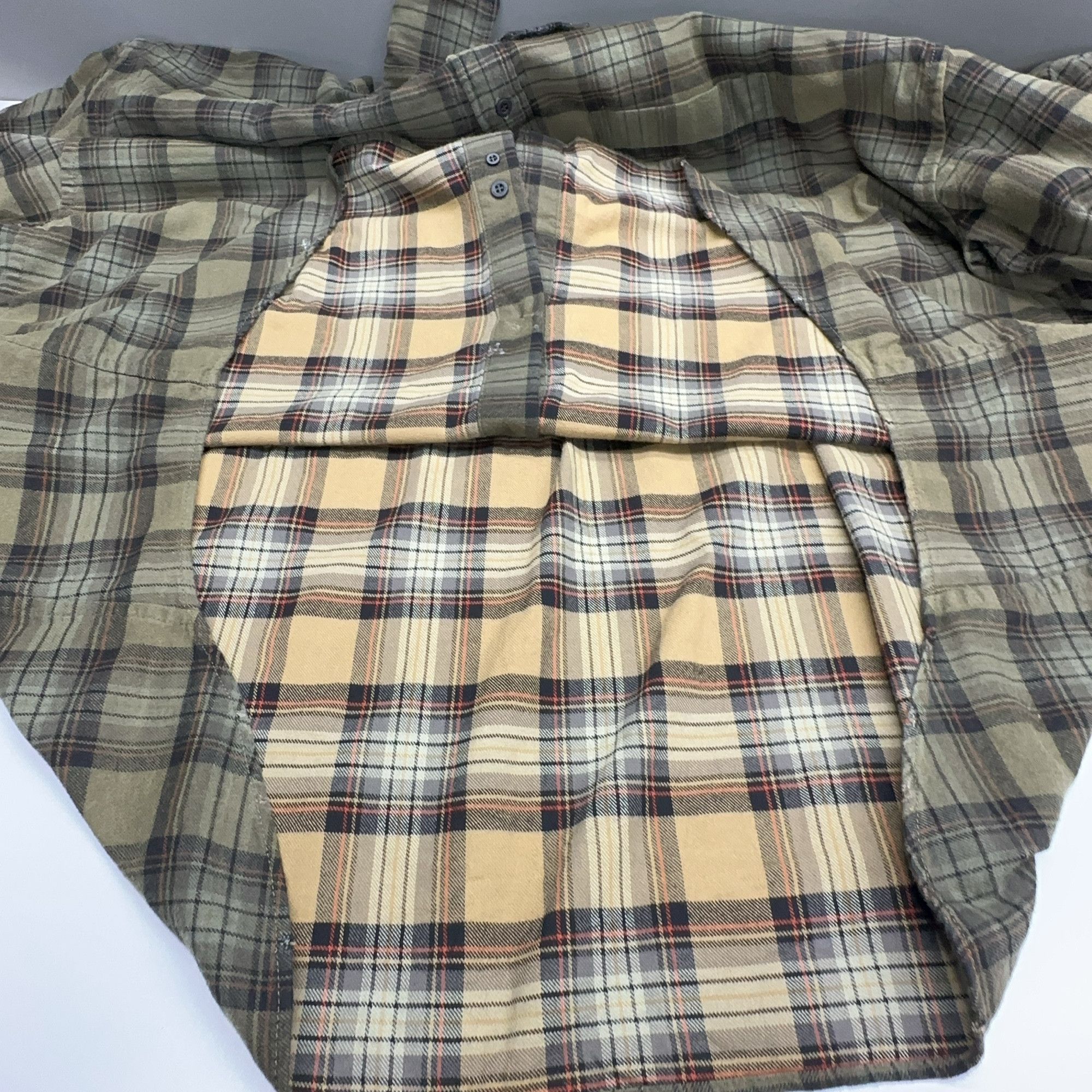 Balenciaga Balenciaga Plaid Button Up Shirt Size S Size US S / EU 44-46 / 1 - 9 Thumbnail