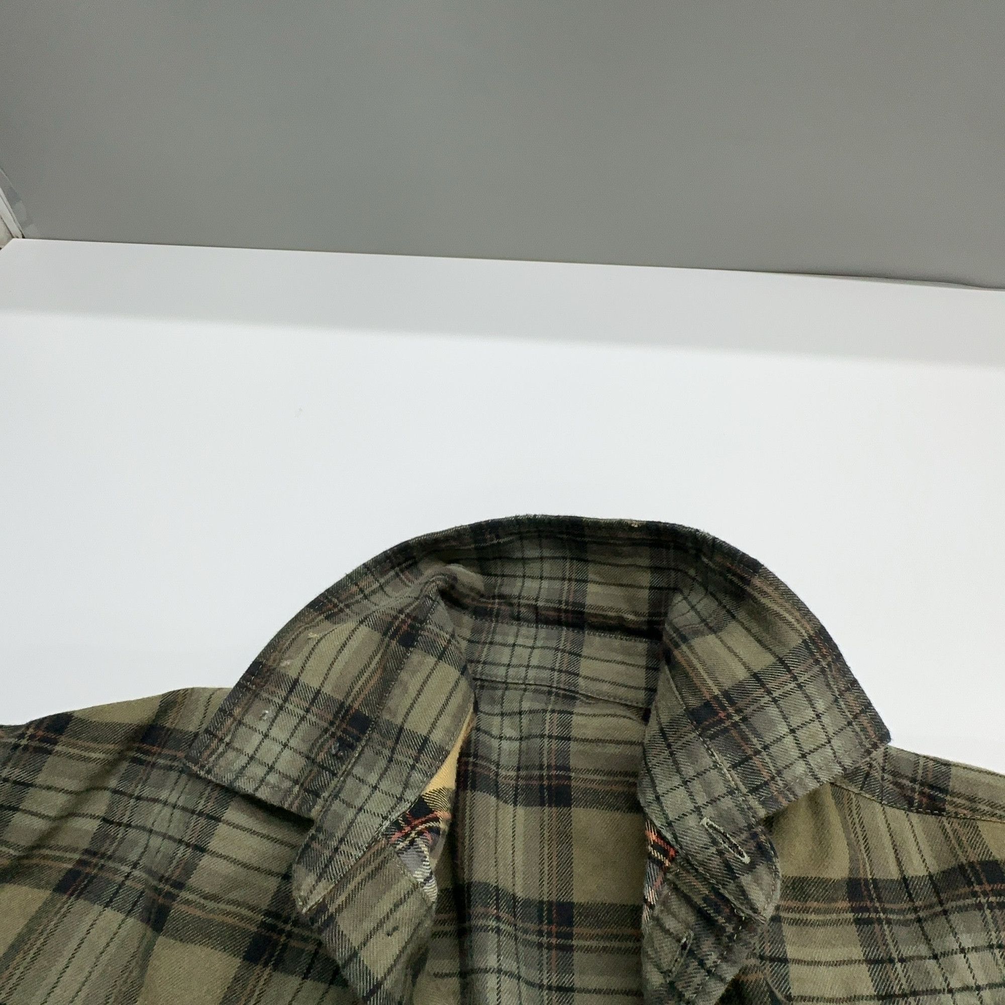 Balenciaga Balenciaga Plaid Button Up Shirt Size S Size US S / EU 44-46 / 1 - 8 Thumbnail
